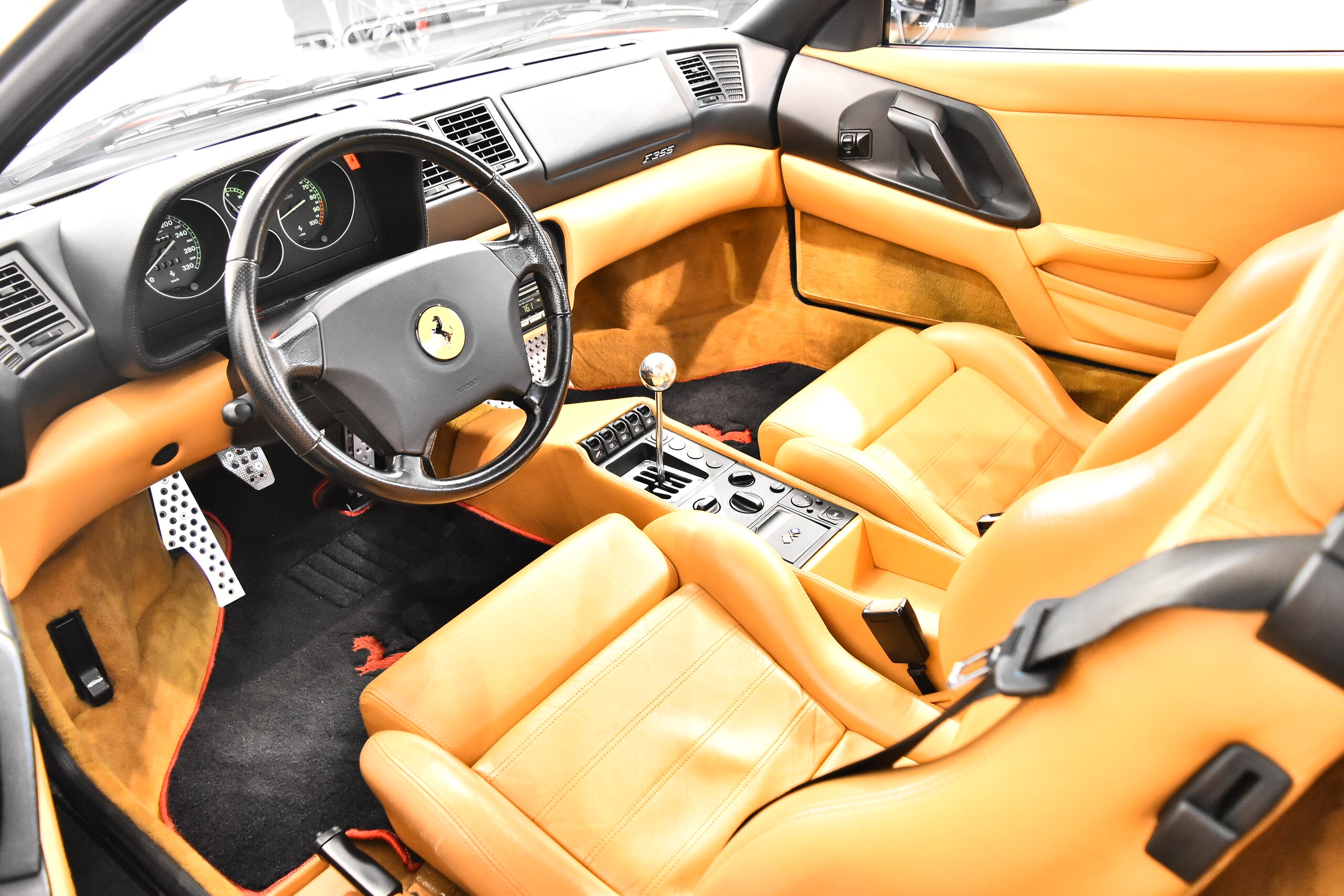 Ferrari F355 Berlinetta (photo: 5)