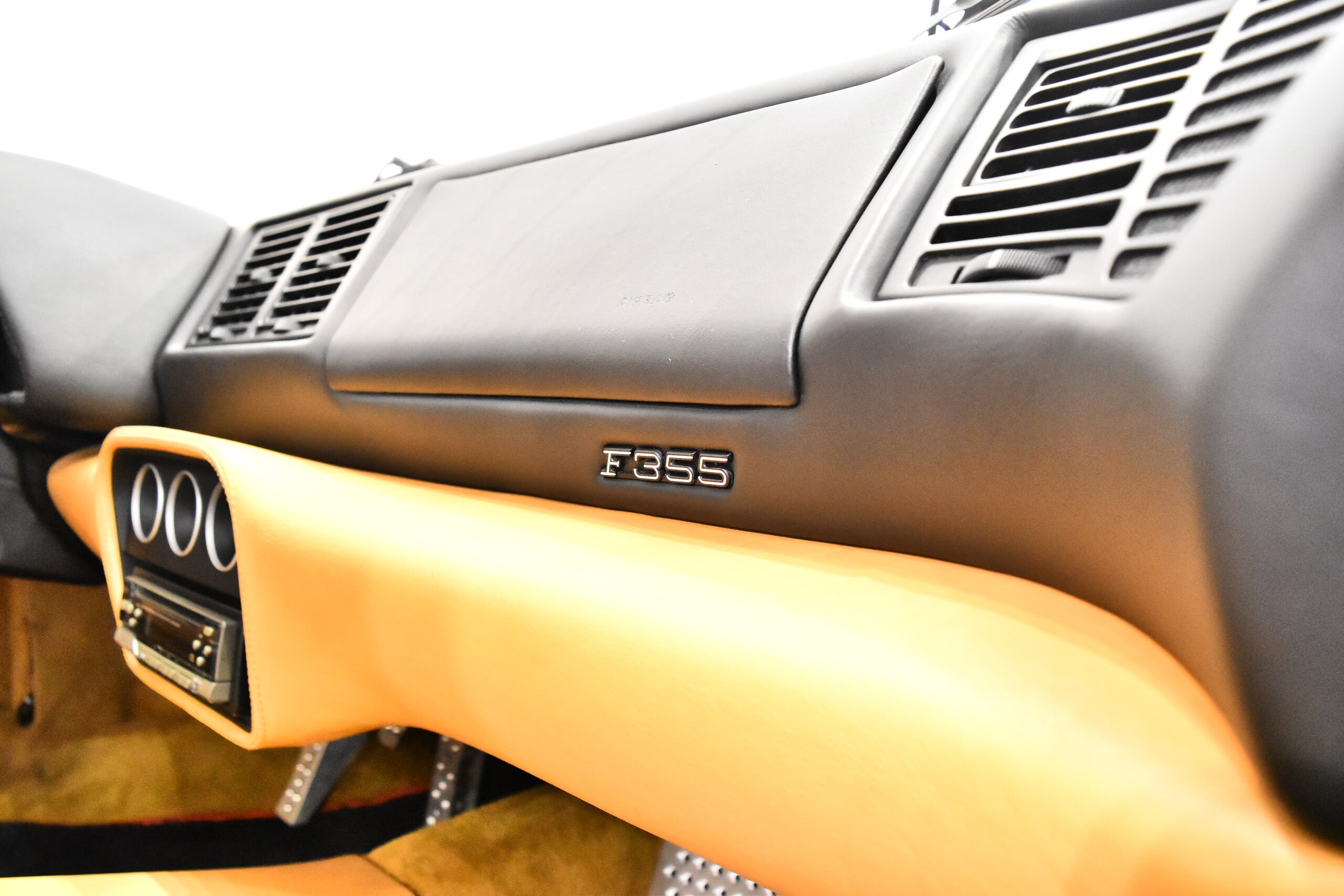 Ferrari F355 Berlinetta (photo: 13)