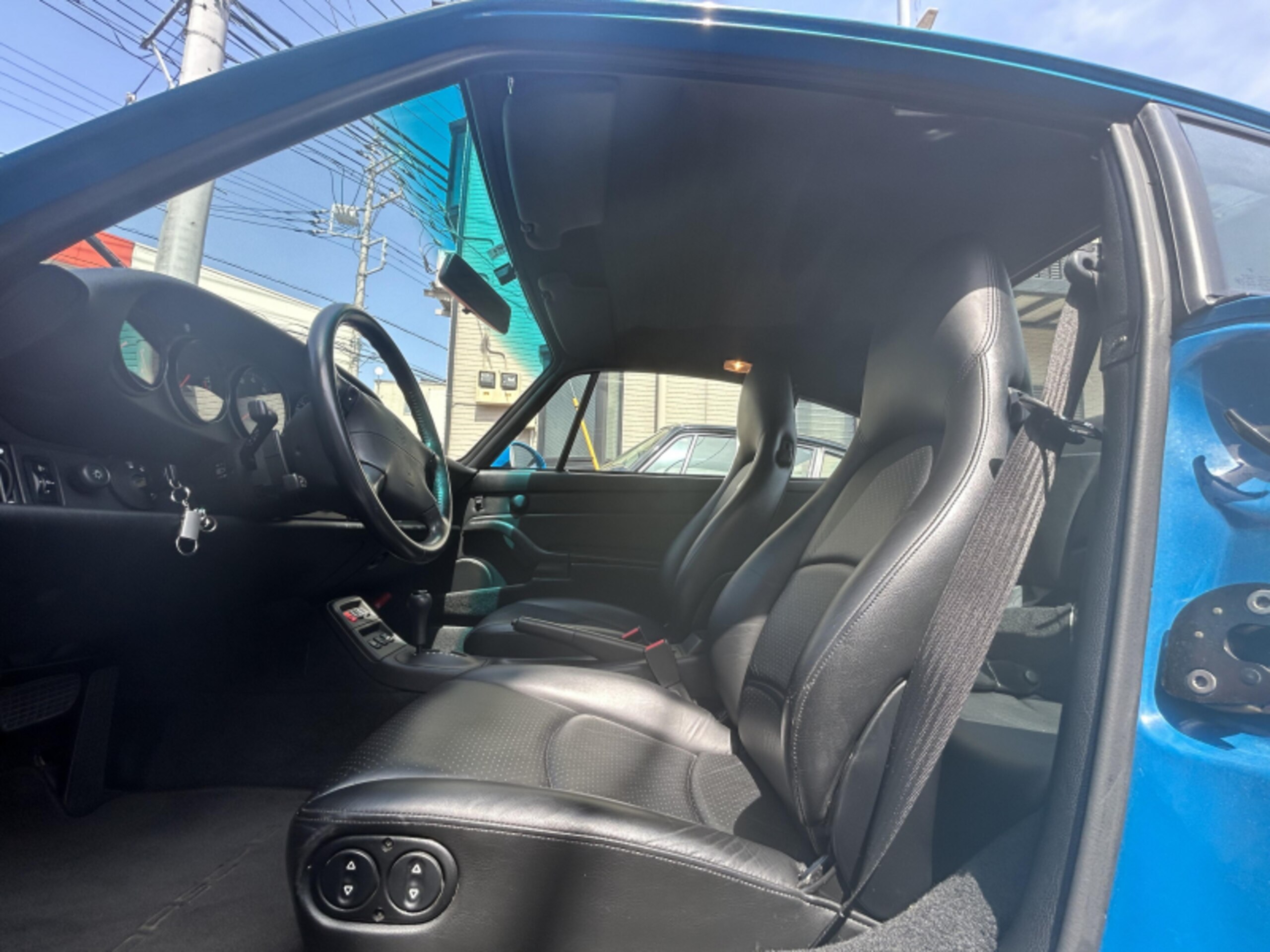 Porsche 911 Carrera (photo: 9)