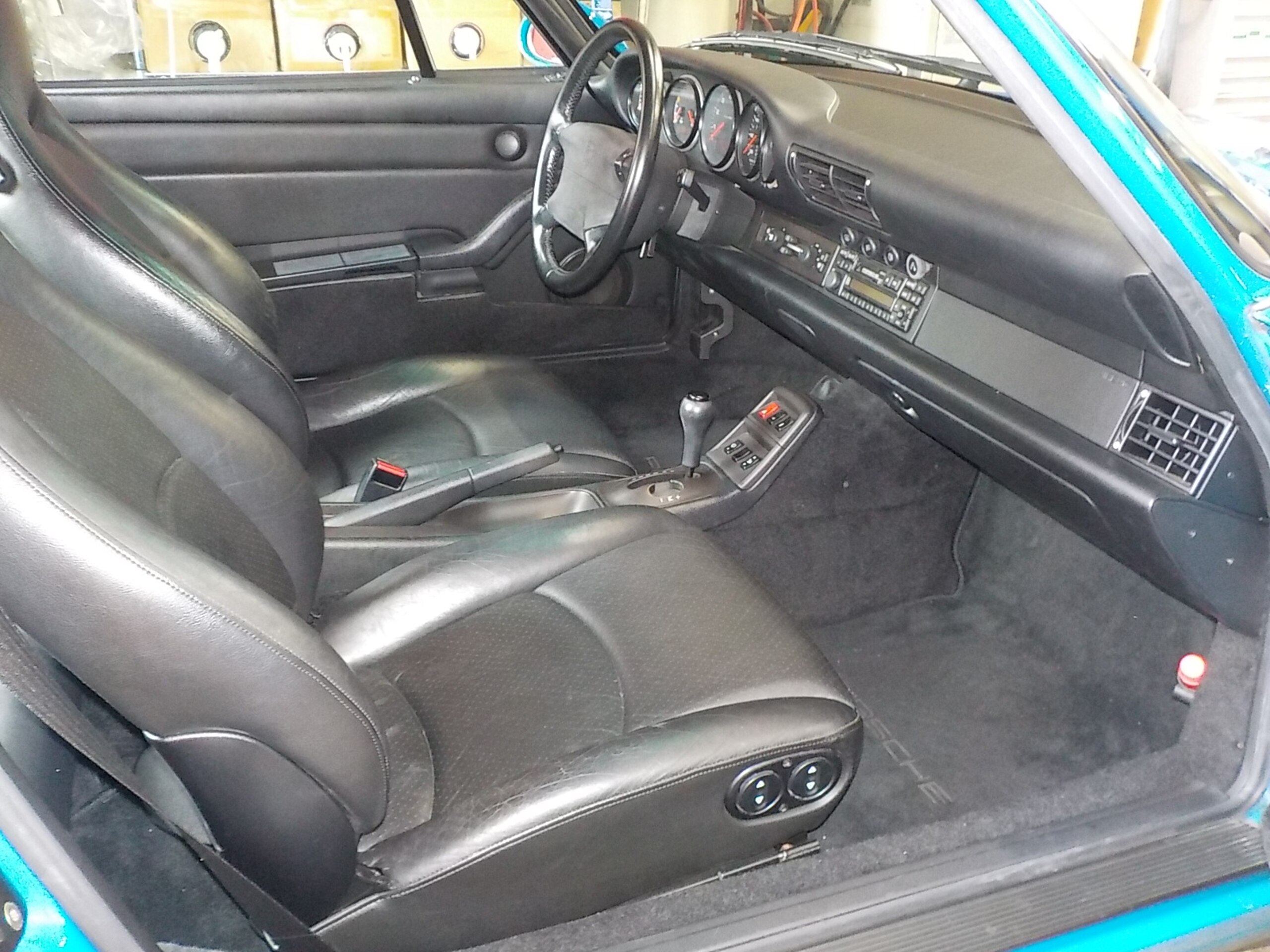 Porsche 911 Carrera (photo: 7)