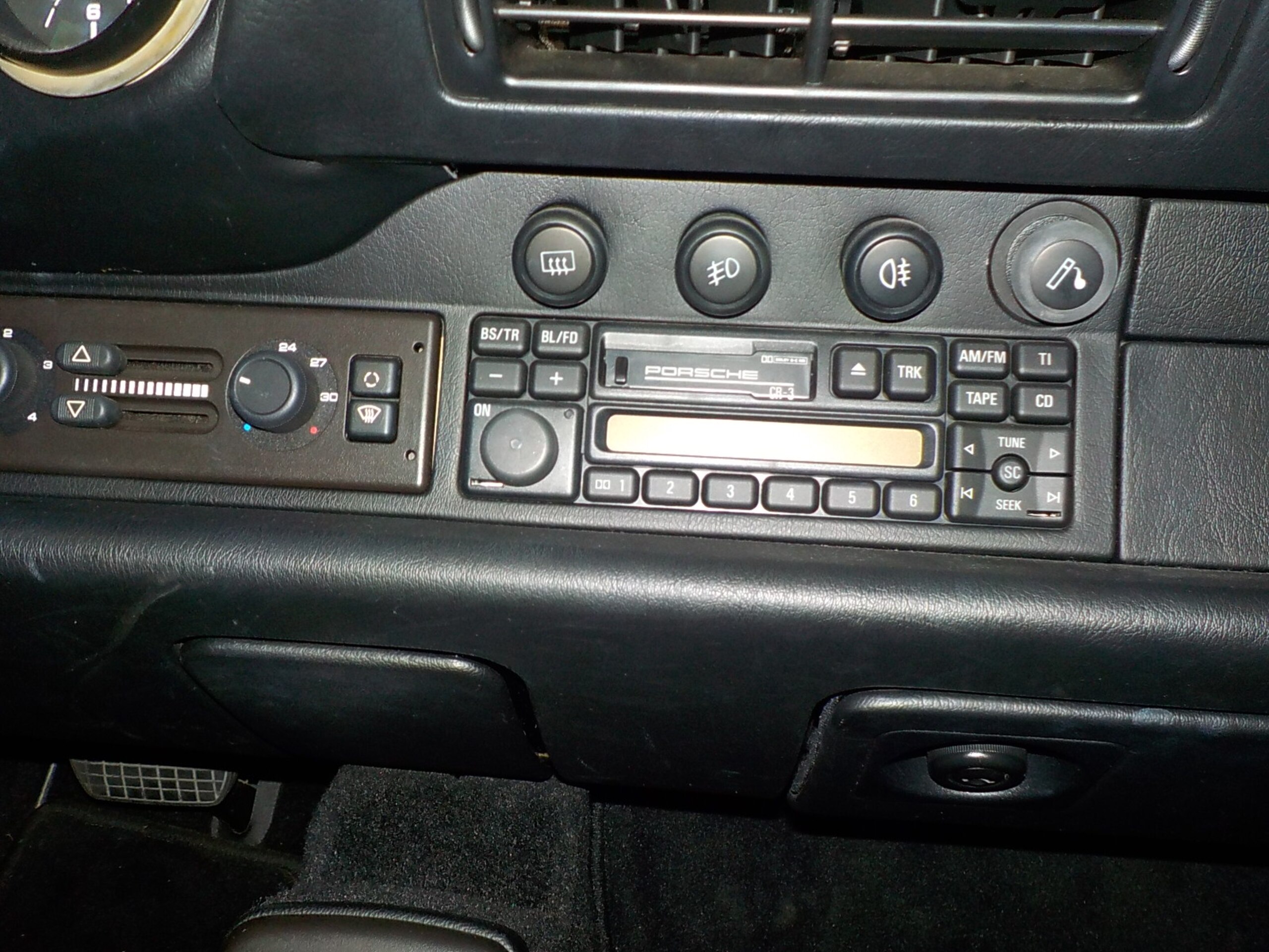 Porsche 911 Carrera (photo: 10)