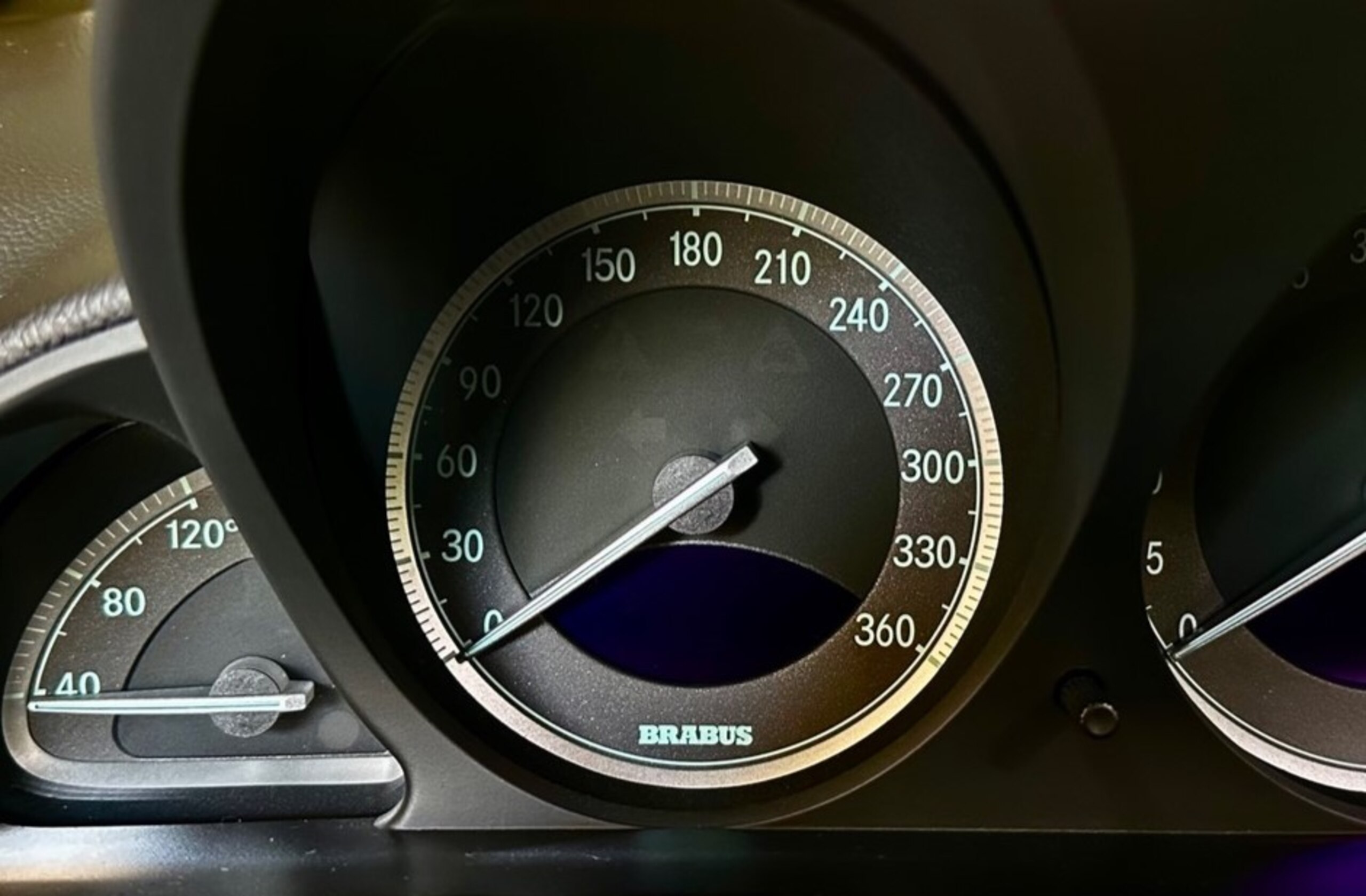 Mercedes Benz SL500 BRABUS 6.1 (photo: 12)