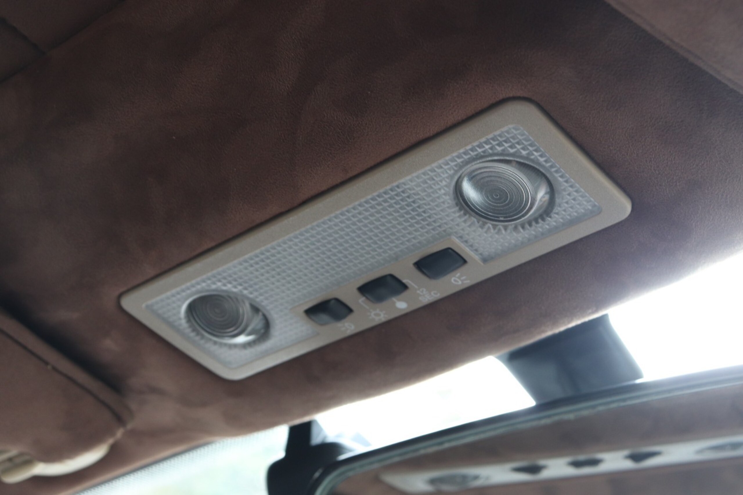 Aston Martin DB7 Zagato (photo: 12)