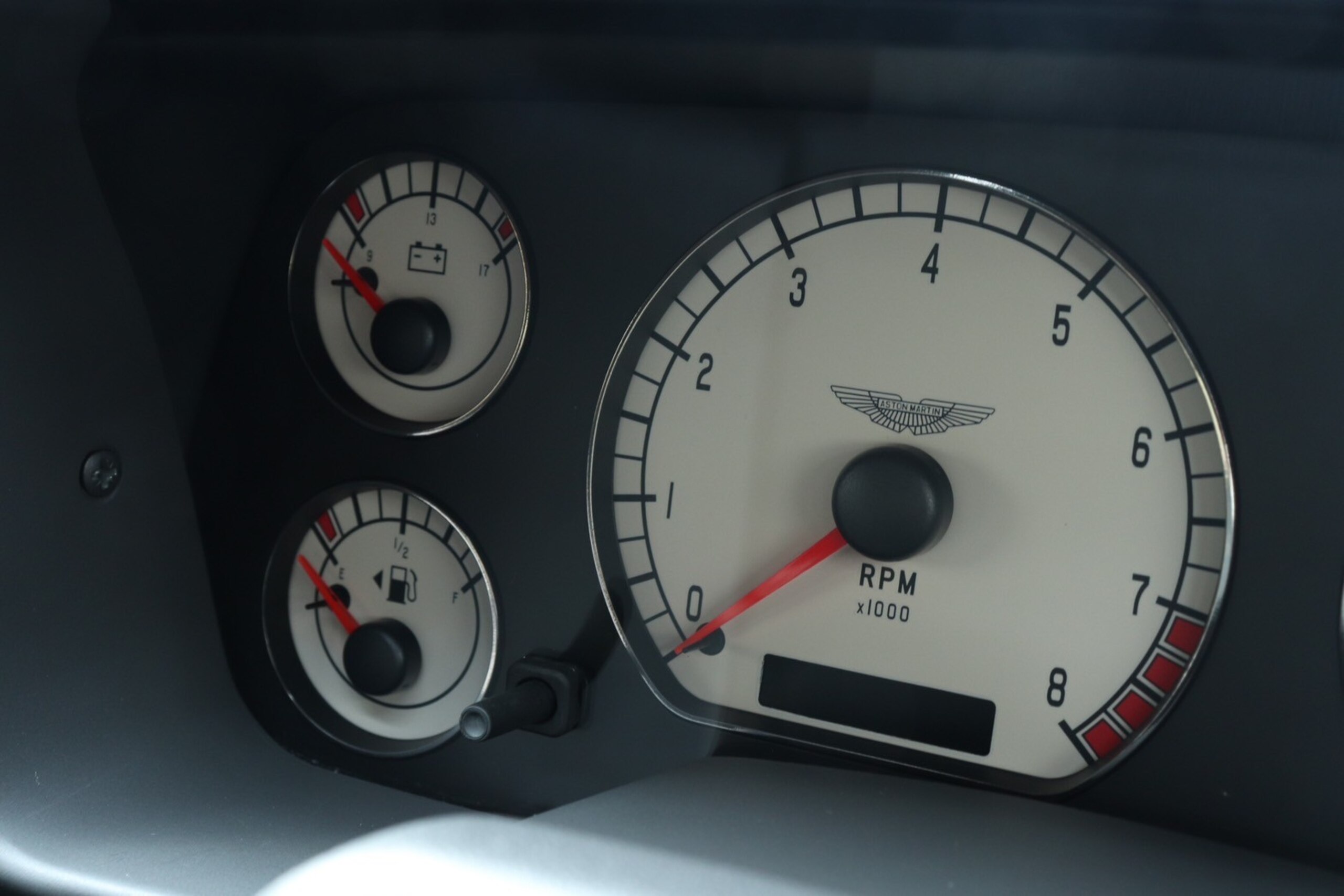 Aston Martin DB7 Zagato (photo: 13)