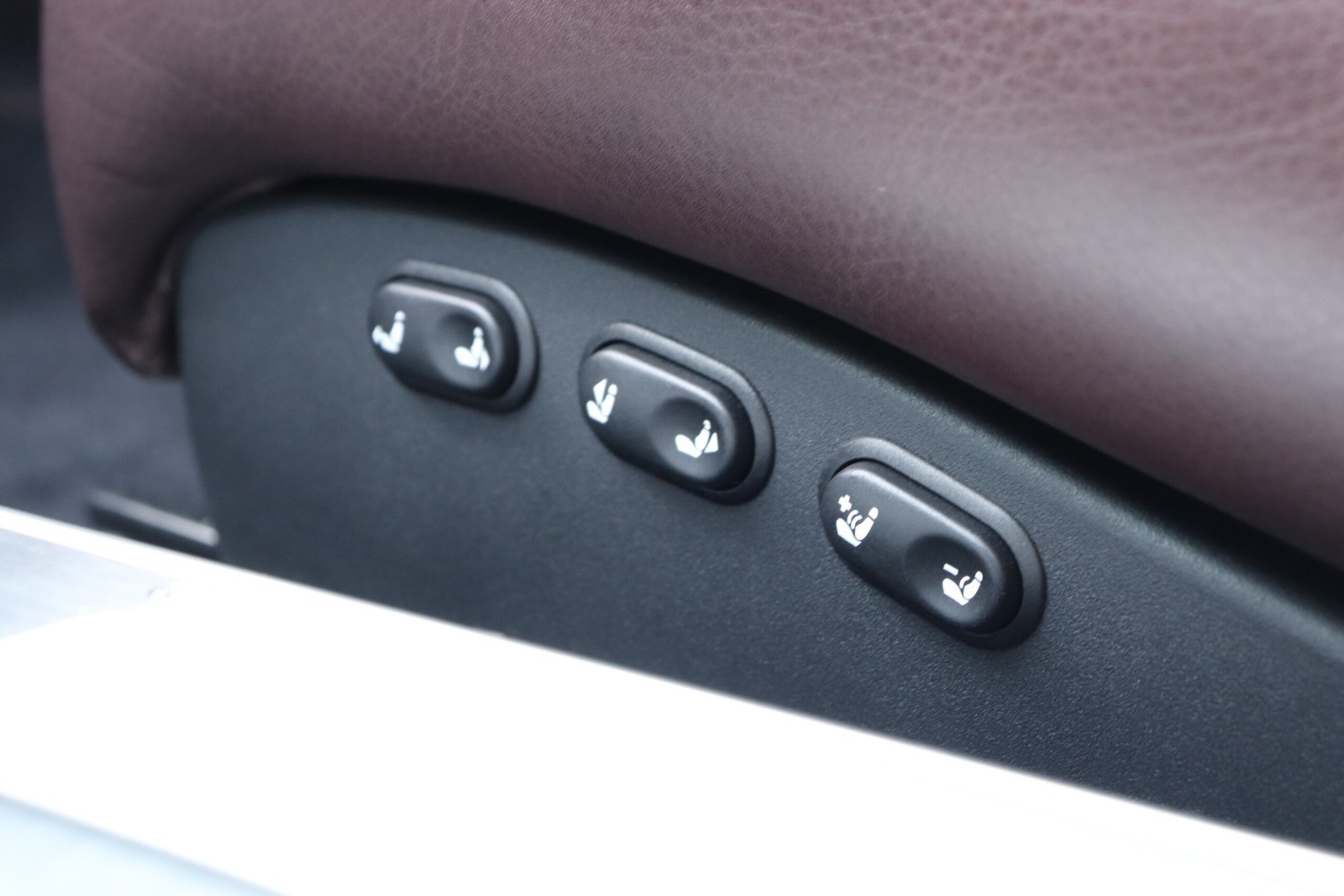 Aston Martin DB7 Zagato (photo: 15)