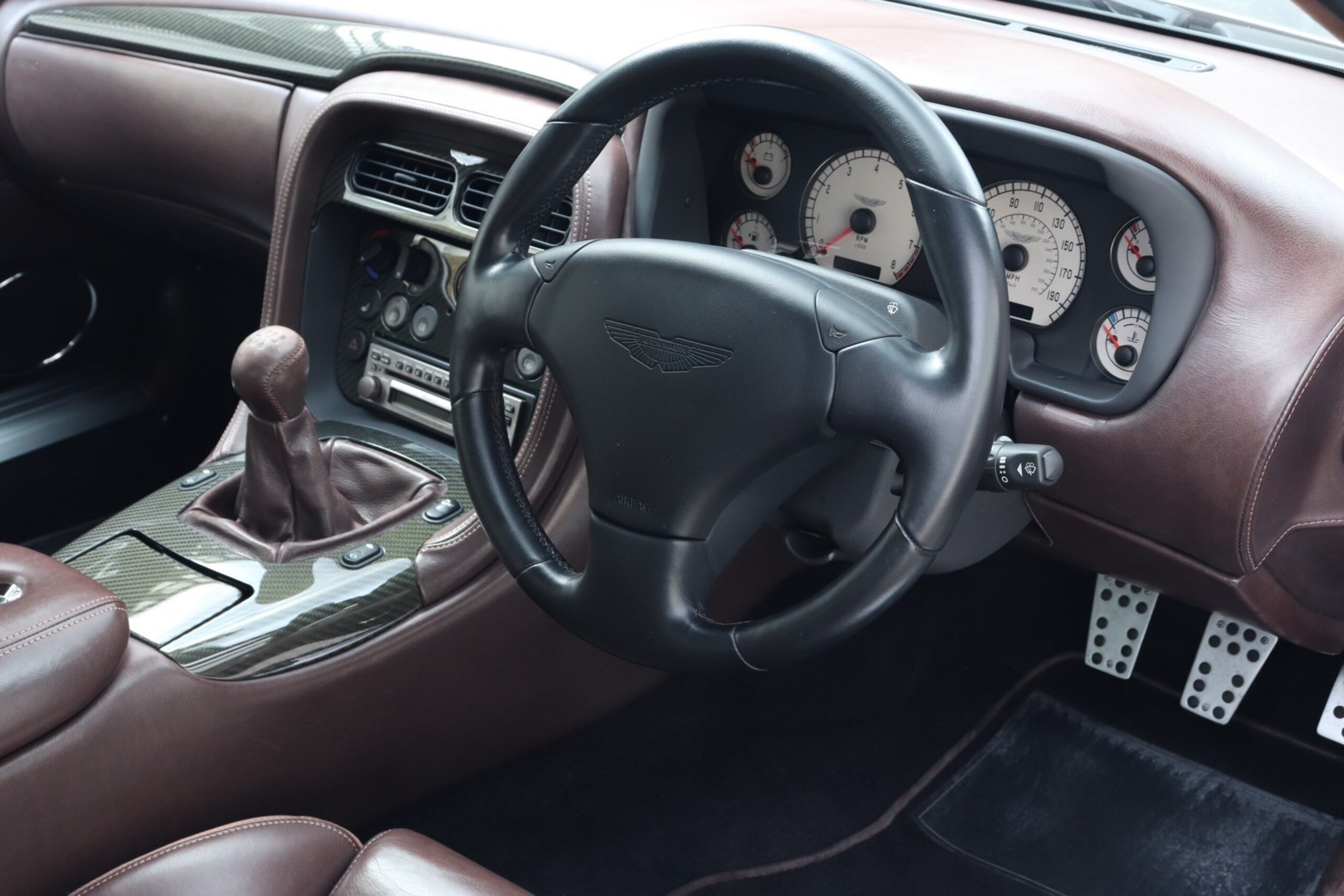 Aston Martin DB7 Zagato (photo: 10)