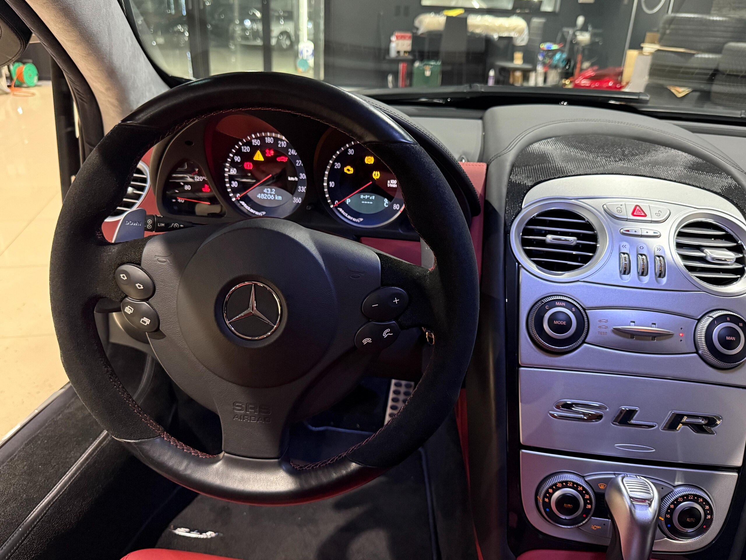 Mercedes Benz SLR McLaren (photo: 10)