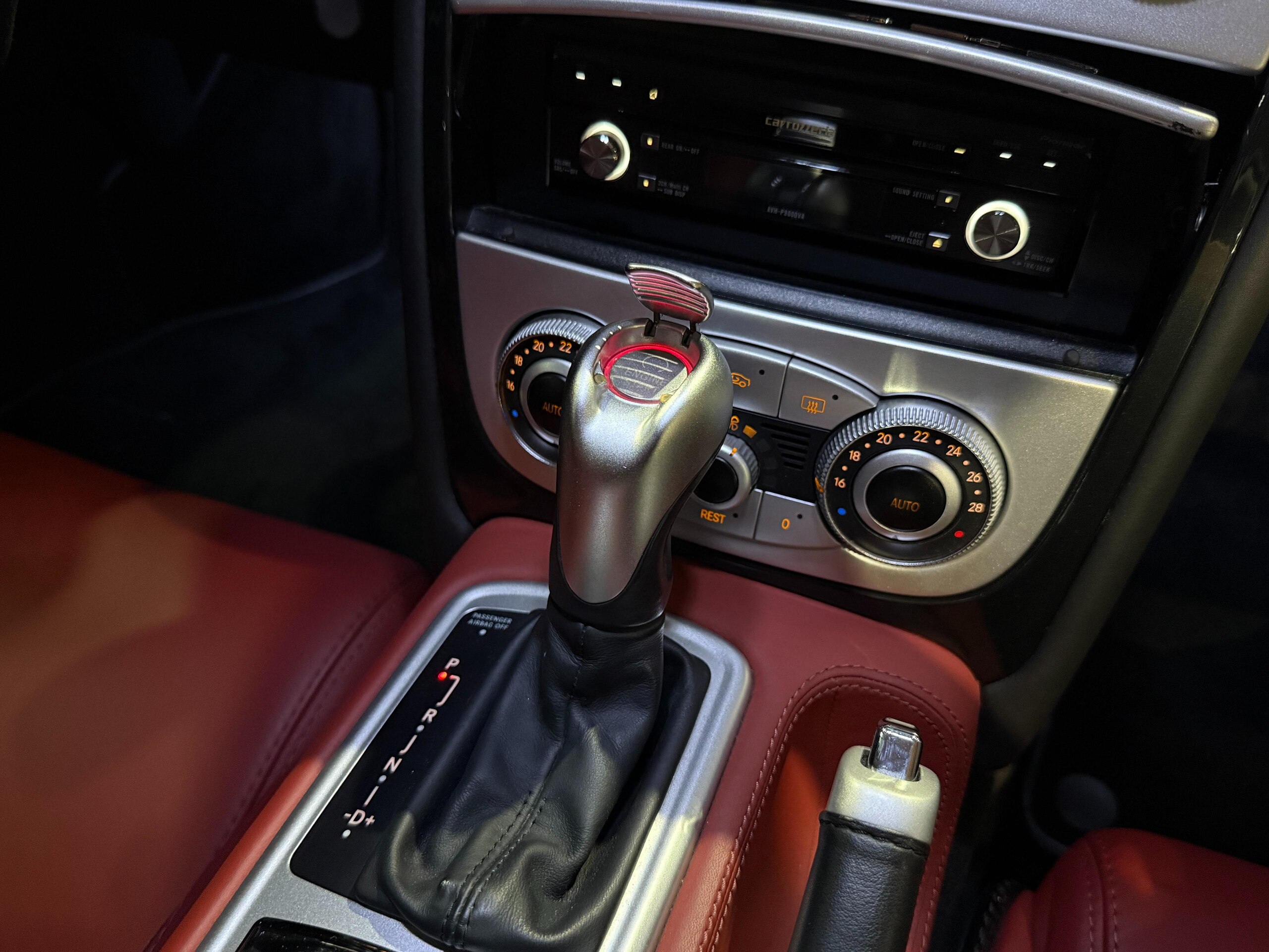 Mercedes Benz SLR McLaren (photo: 13)