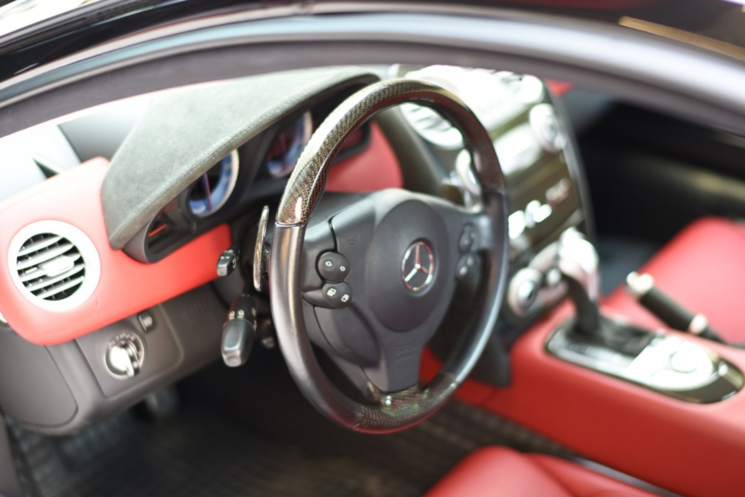 Mercedes Benz SLR McLaren (photo: 13)