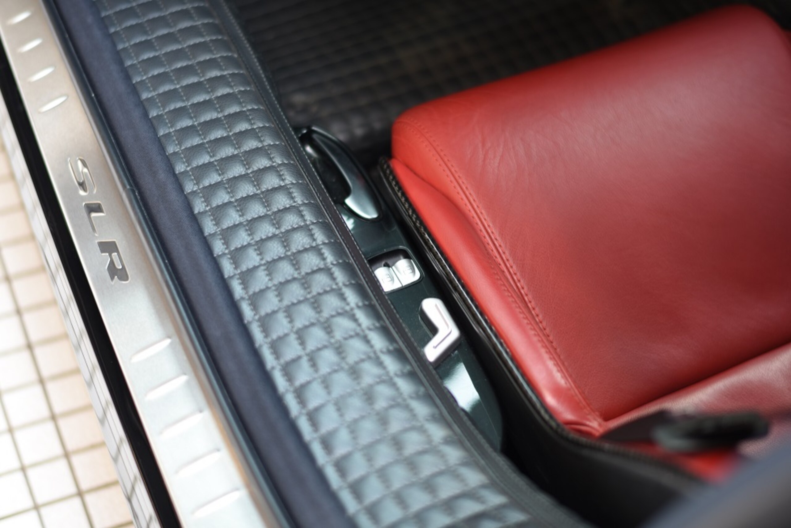 Mercedes Benz SLR McLaren (photo: 10)