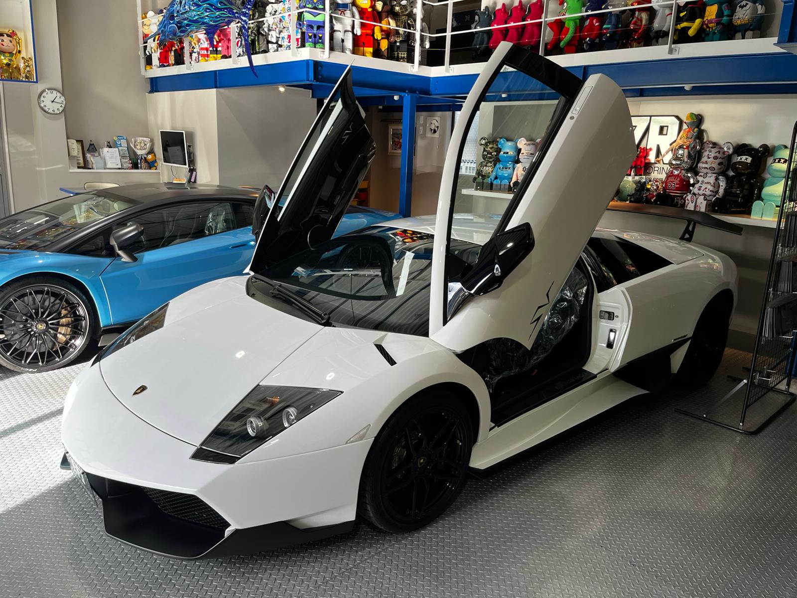 Lamborghini Murcielago LP670-4 SV (photo: 6)