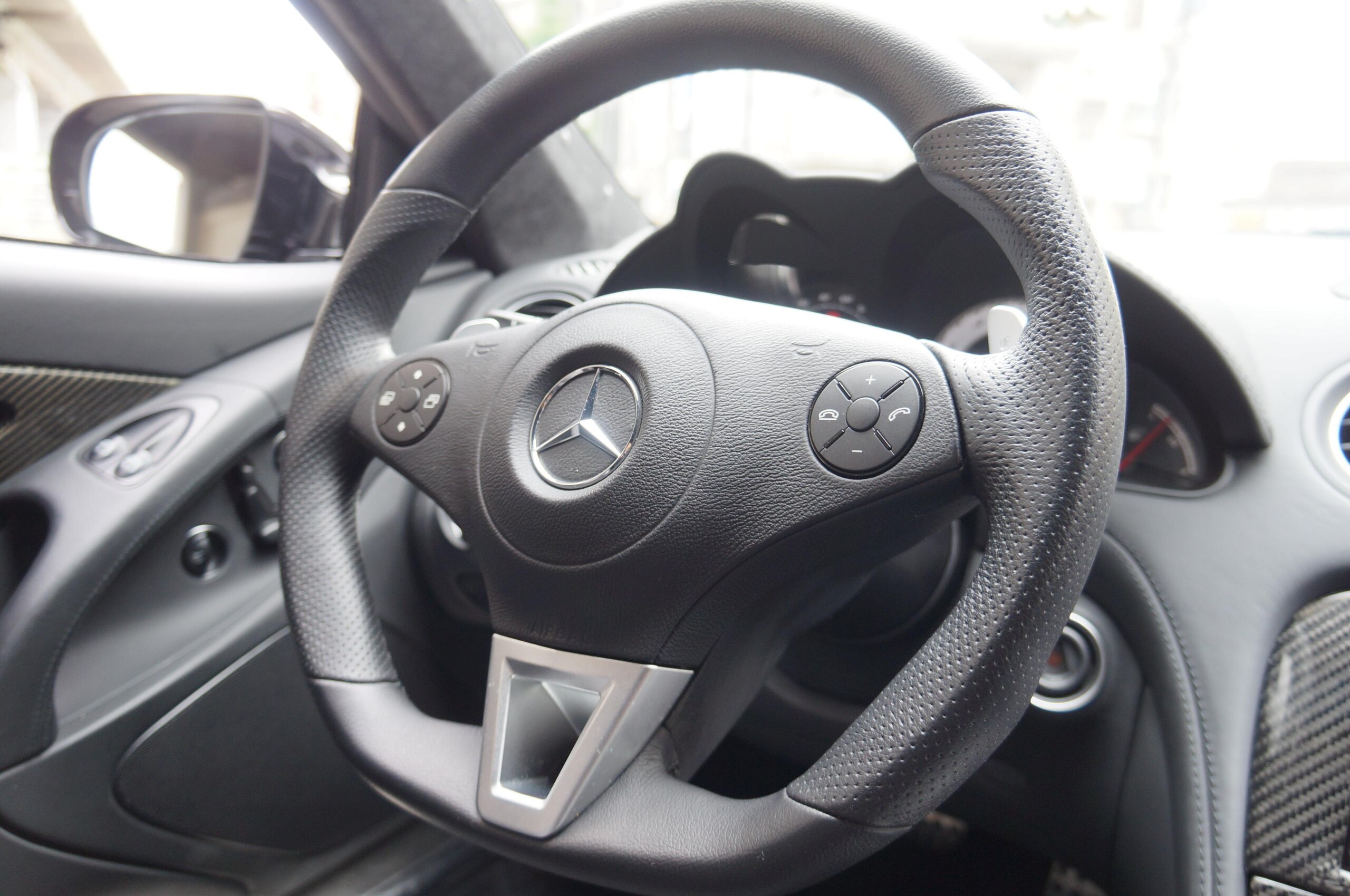 Mercedes Benz SL65 AMG (photo: 10)