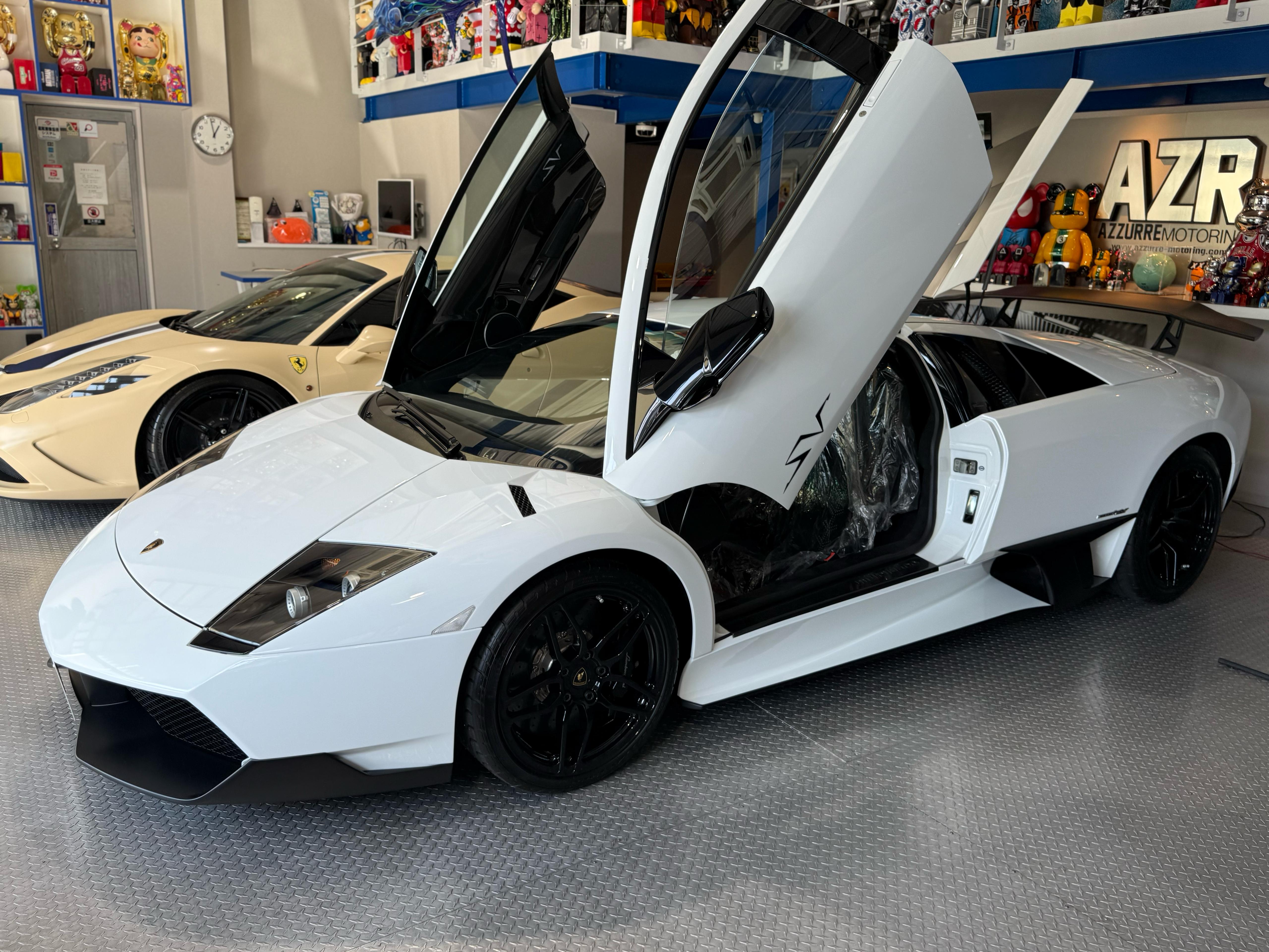 Lamborghini Murcielago LP670-4 SV (photo: 3)
