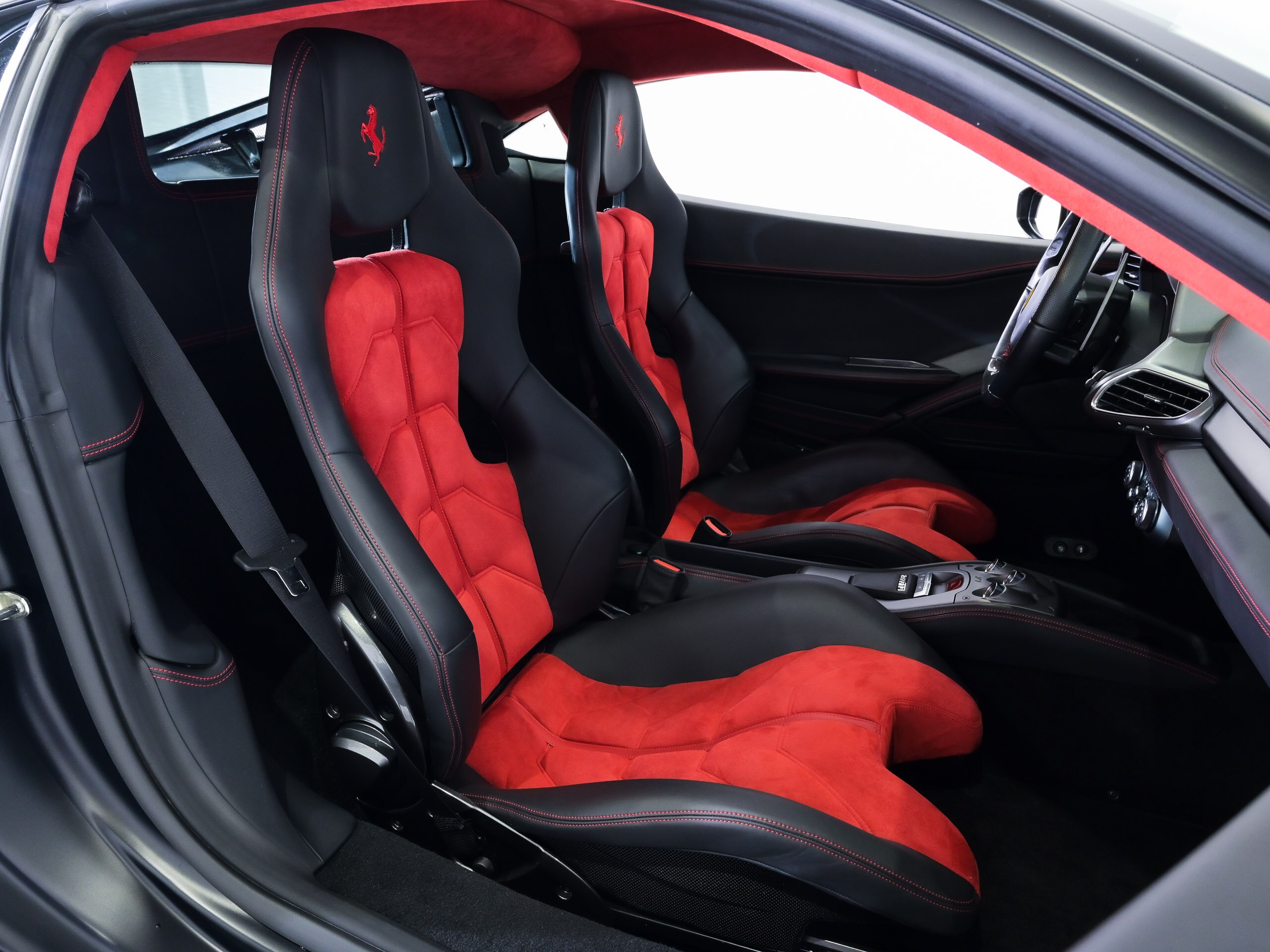 Ferrari 458 Italia F1 DCT (photo: 18)