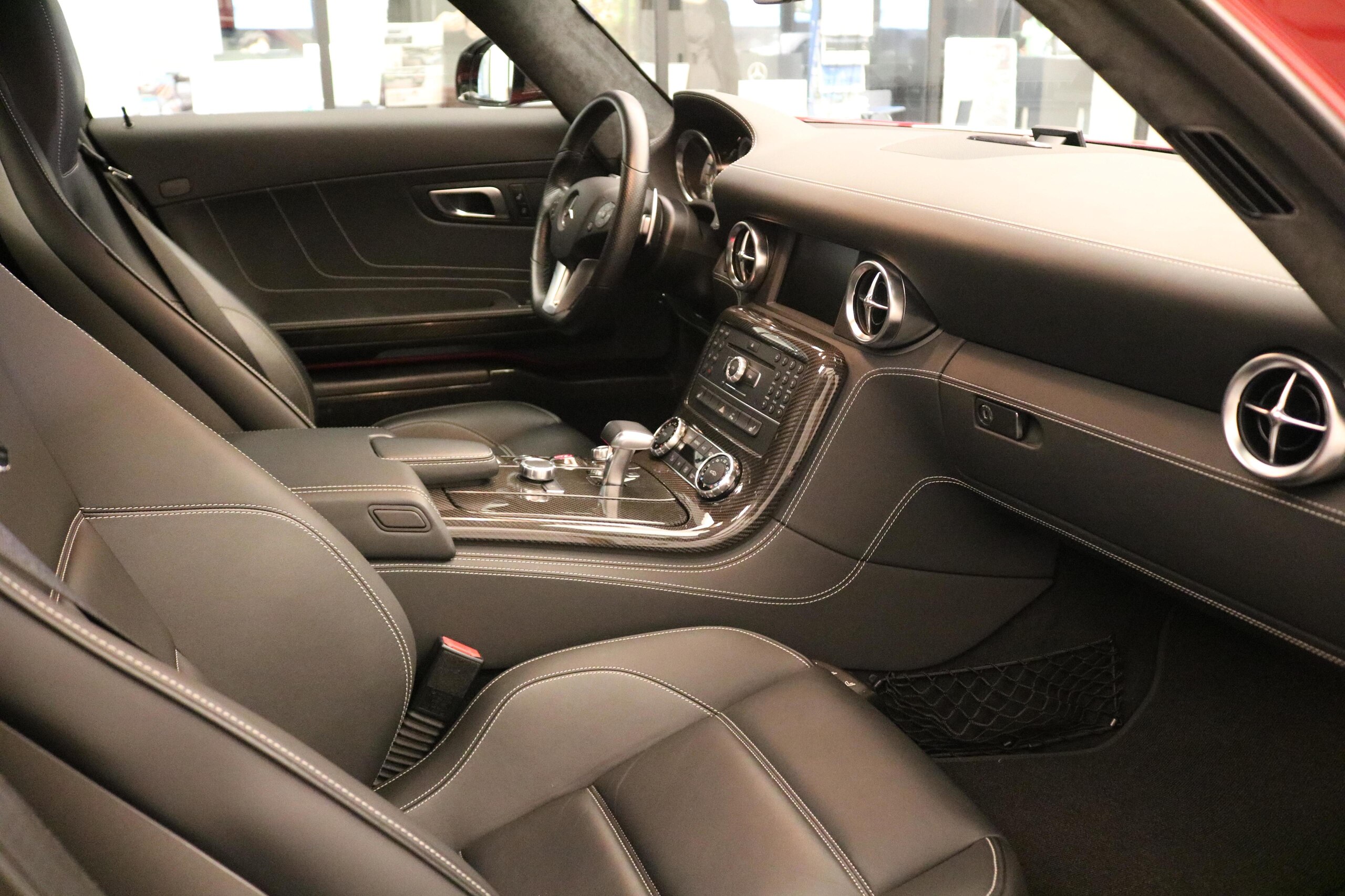 Mercedes Benz SLS AMG (photo: 9)