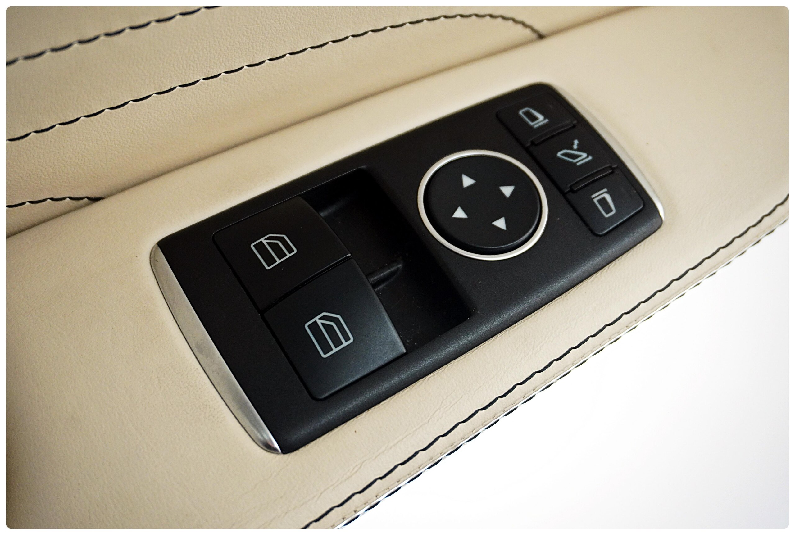 Mercedes Benz SLS AMG (photo: 34)