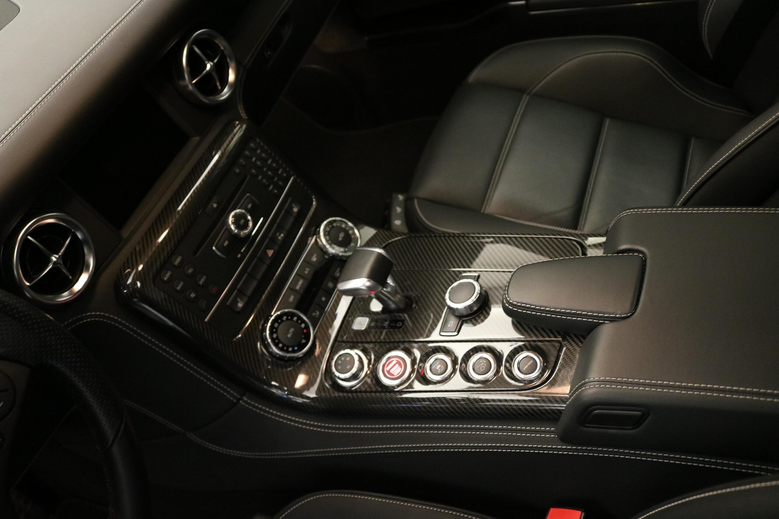 Mercedes Benz SLS AMG (photo: 8)