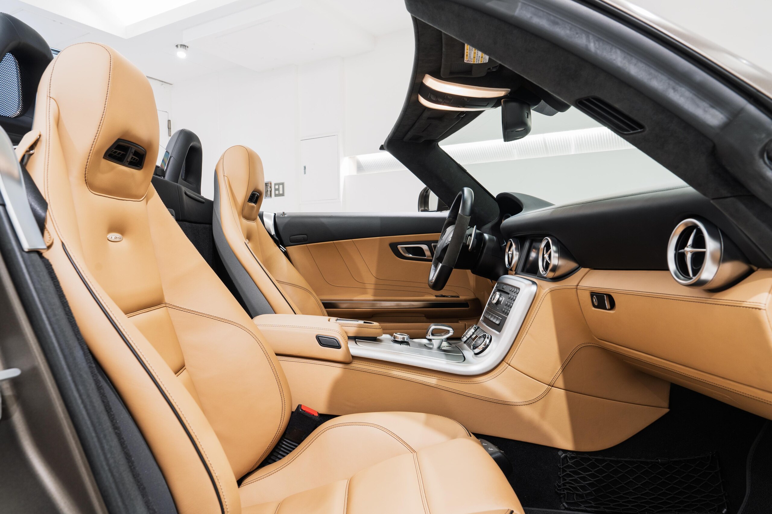 Mercedes Benz SLS AMG Roadster (photo: 14)