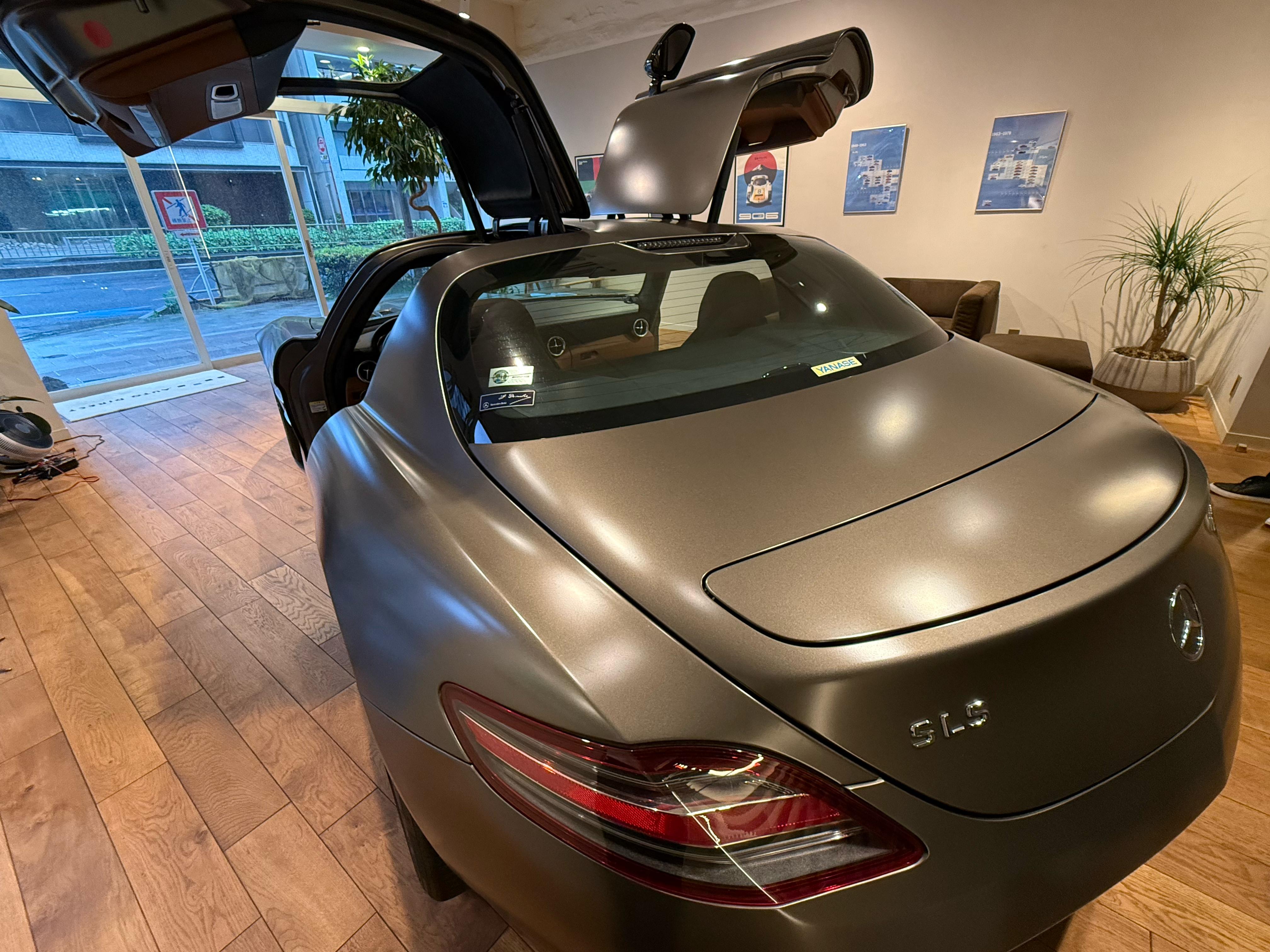 Mercedes Benz SLS AMG (photo: 10)