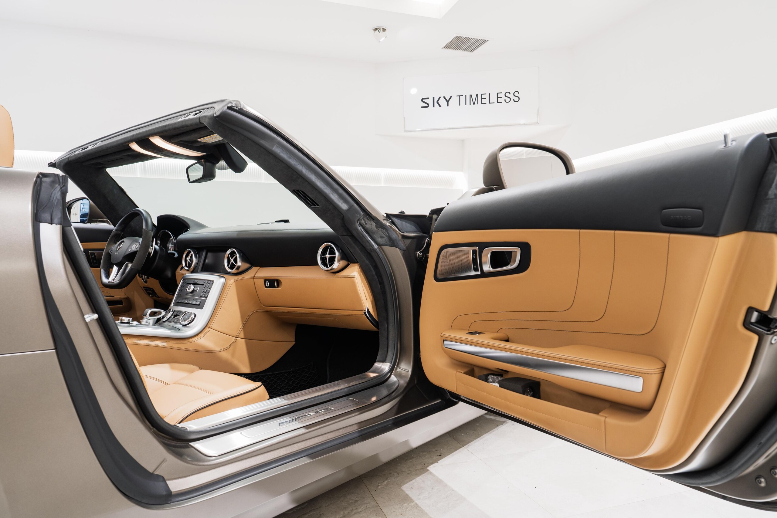 Mercedes Benz SLS AMG Roadster (photo: 13)