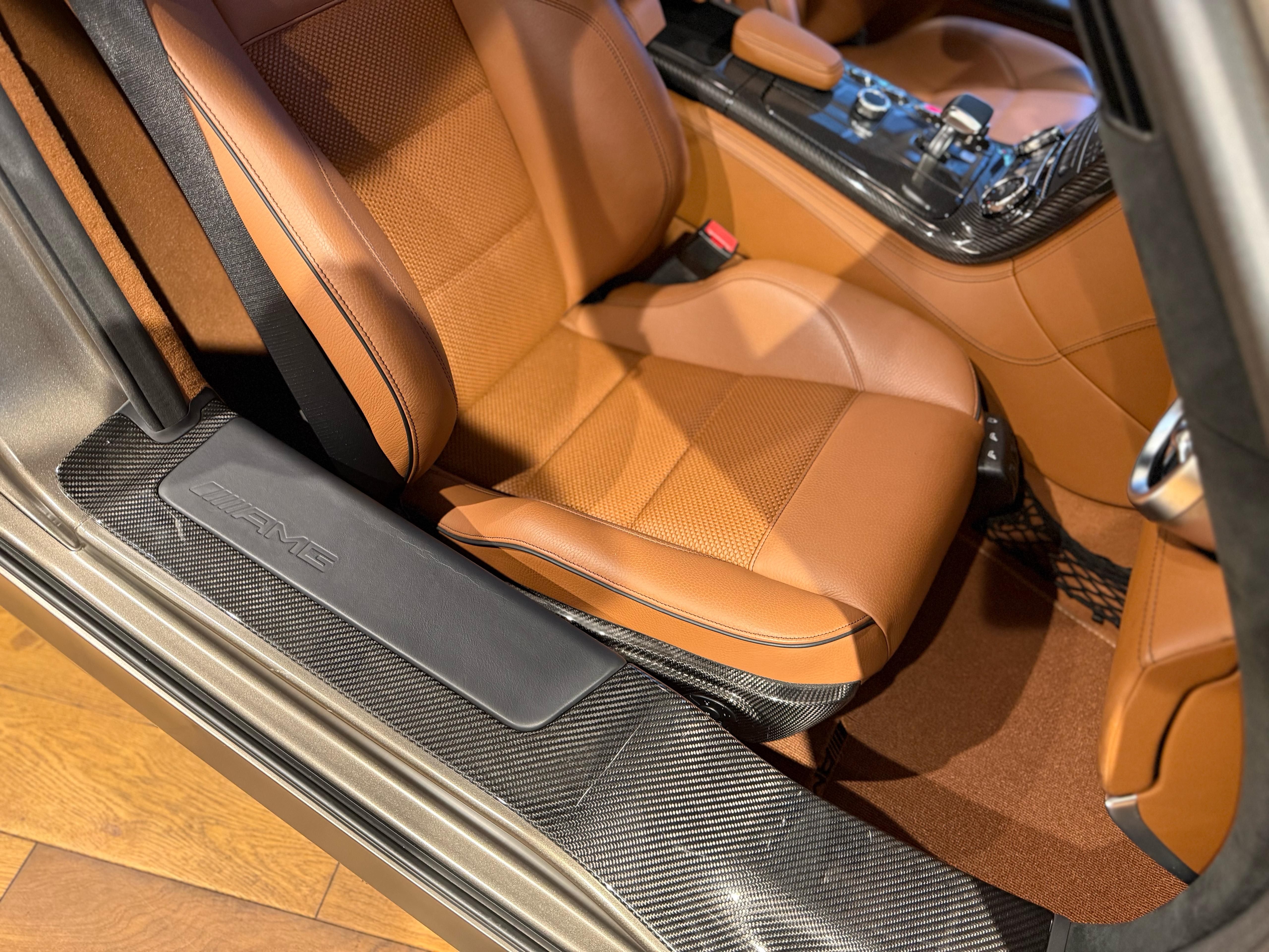 Mercedes Benz SLS AMG (photo: 14)