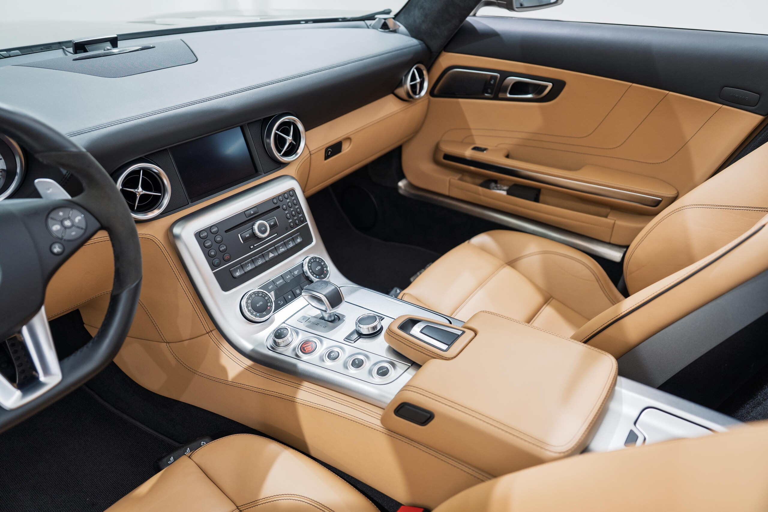 Mercedes Benz SLS AMG Roadster (photo: 9)