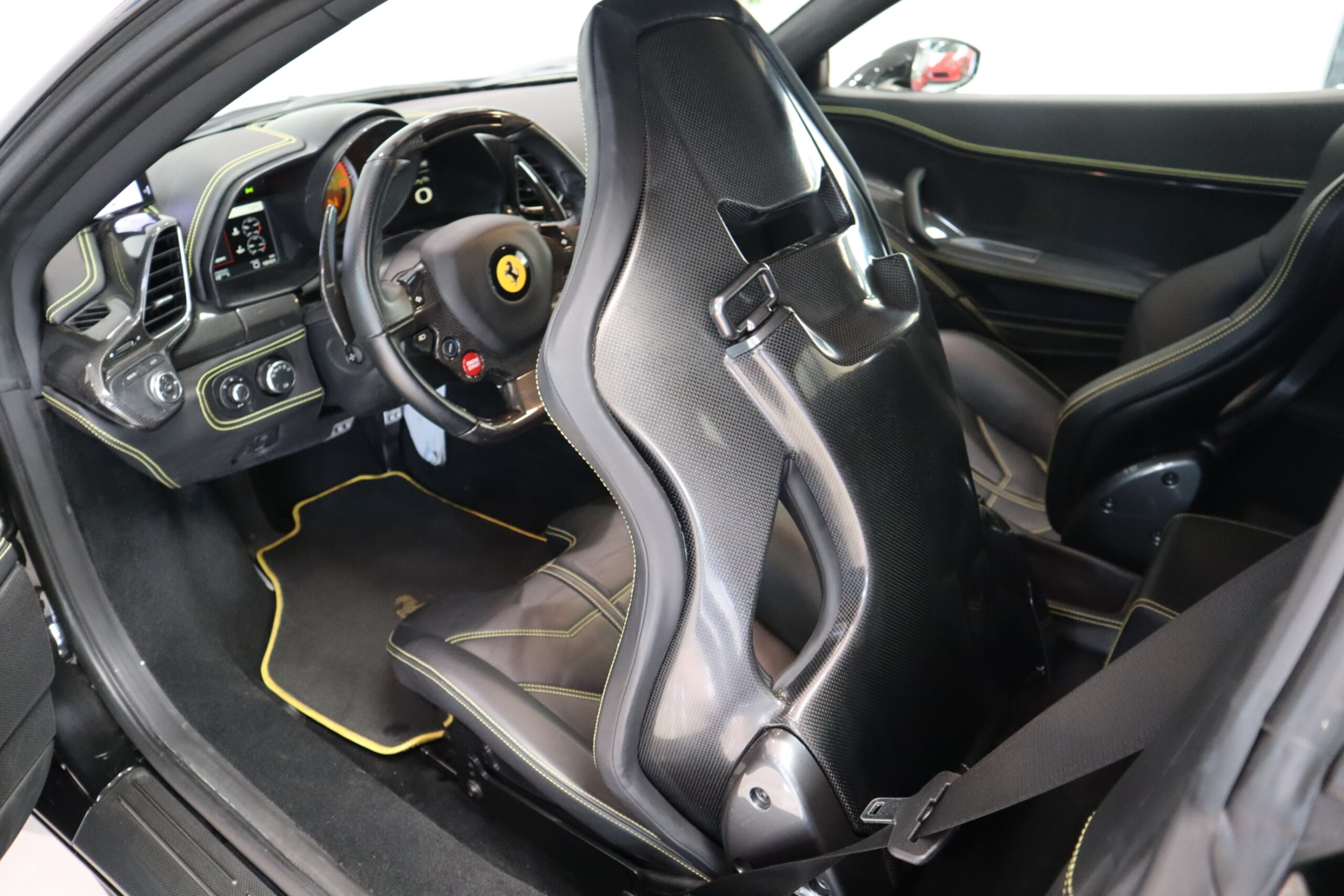 Ferrari 458 Italia F1 DCT (photo: 8)