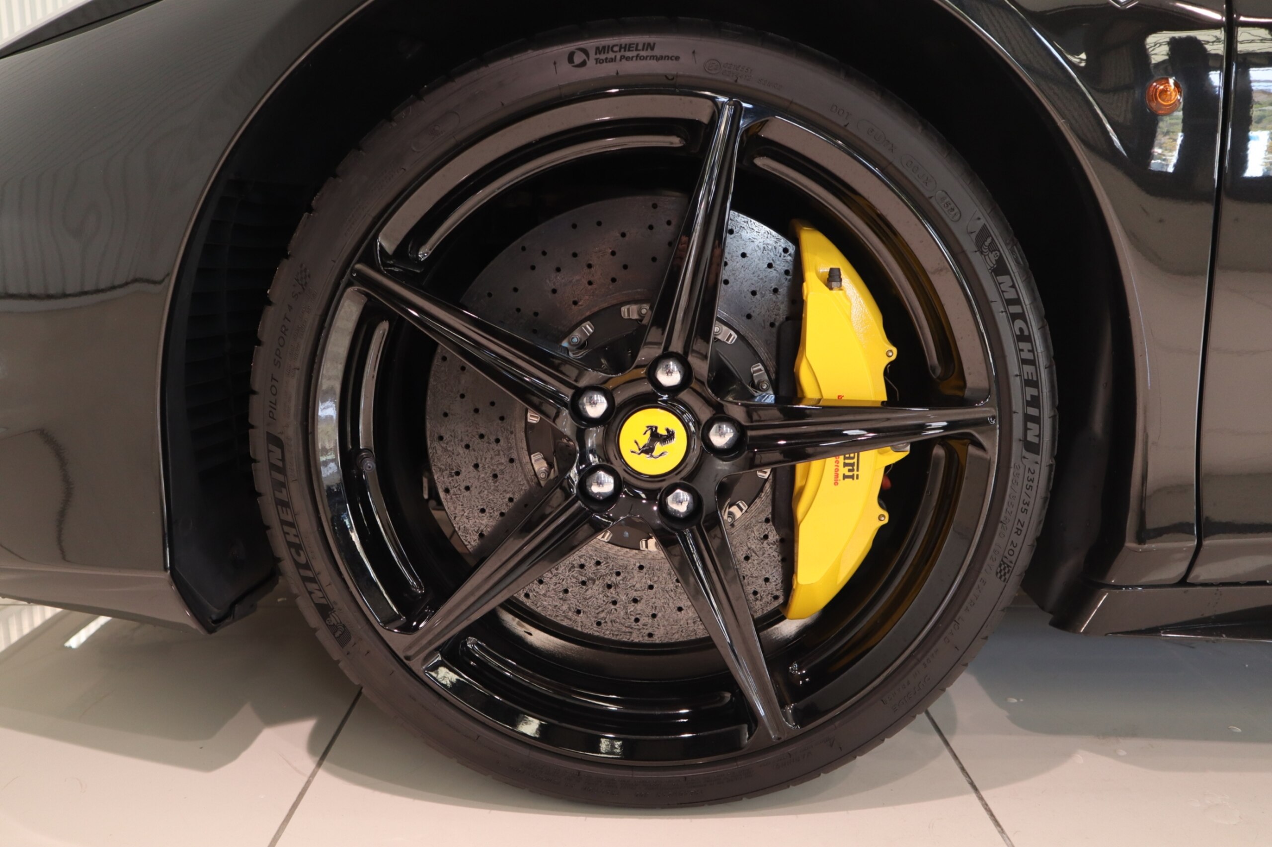 Ferrari 458 Italia F1 DCT (photo: 16)