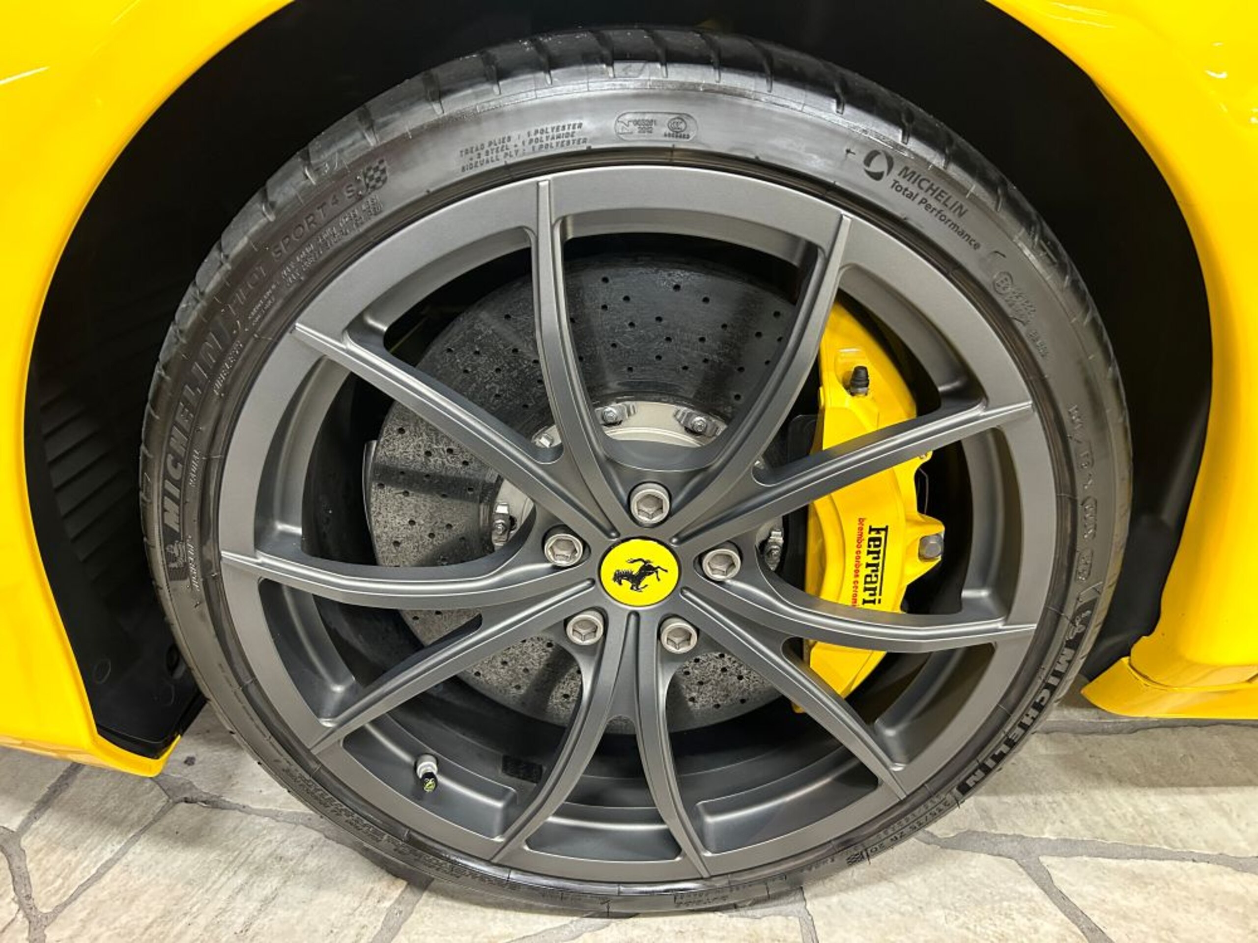 Ferrari 458 Italia F1 DCT (photo: 14)