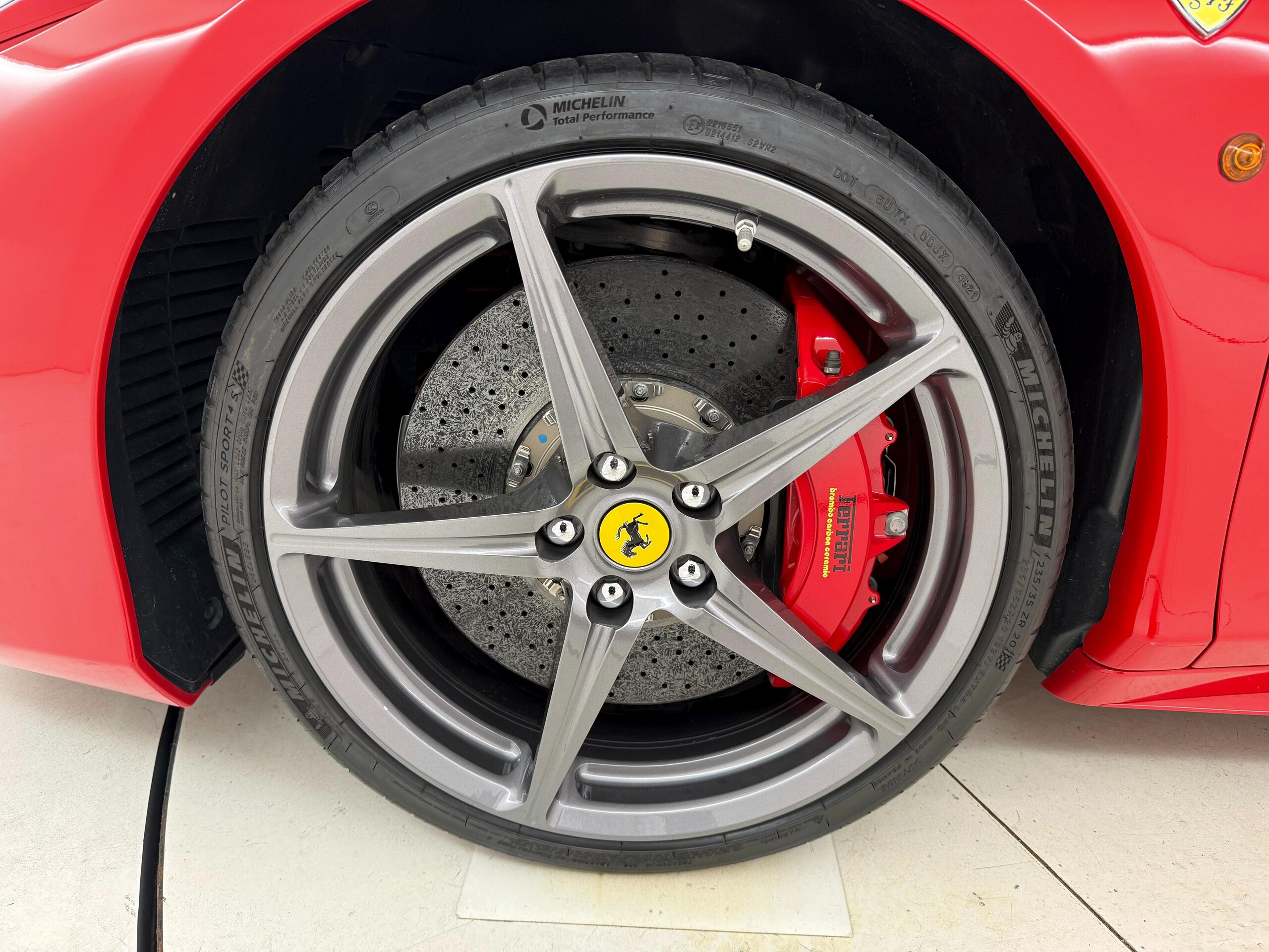 Ferrari 458 Italia F1 DCT (photo: 18)