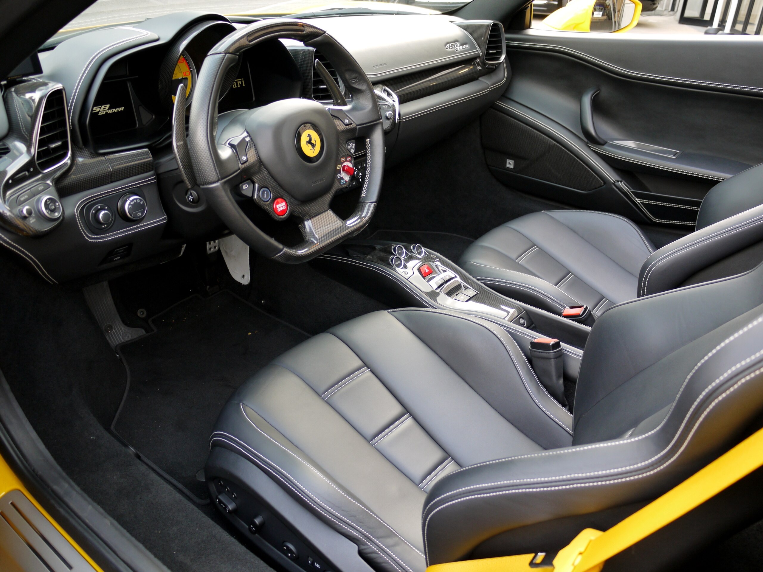 Ferrari 458 Spider (photo: 9)