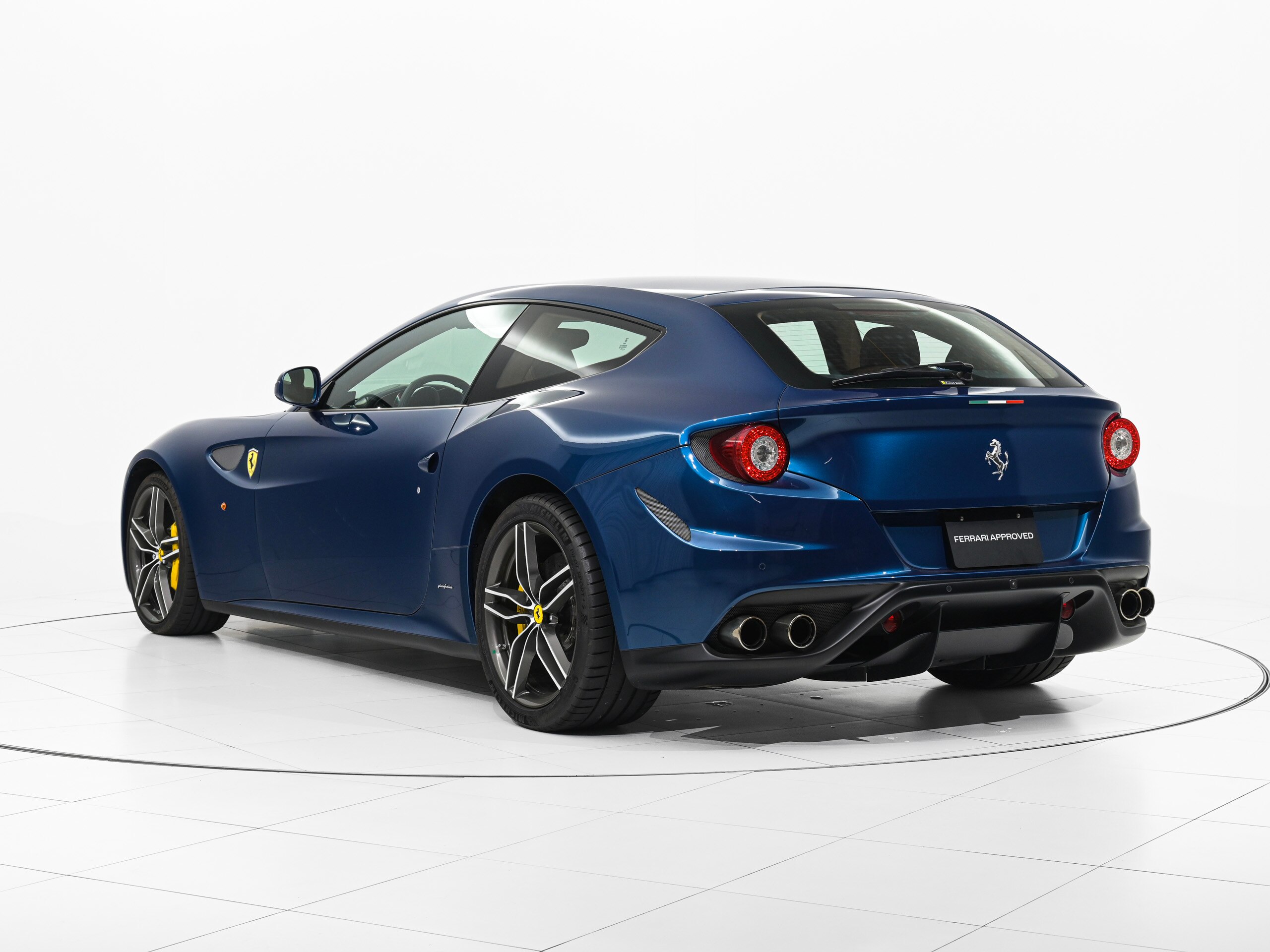 Ferrari FF (photo: 3)