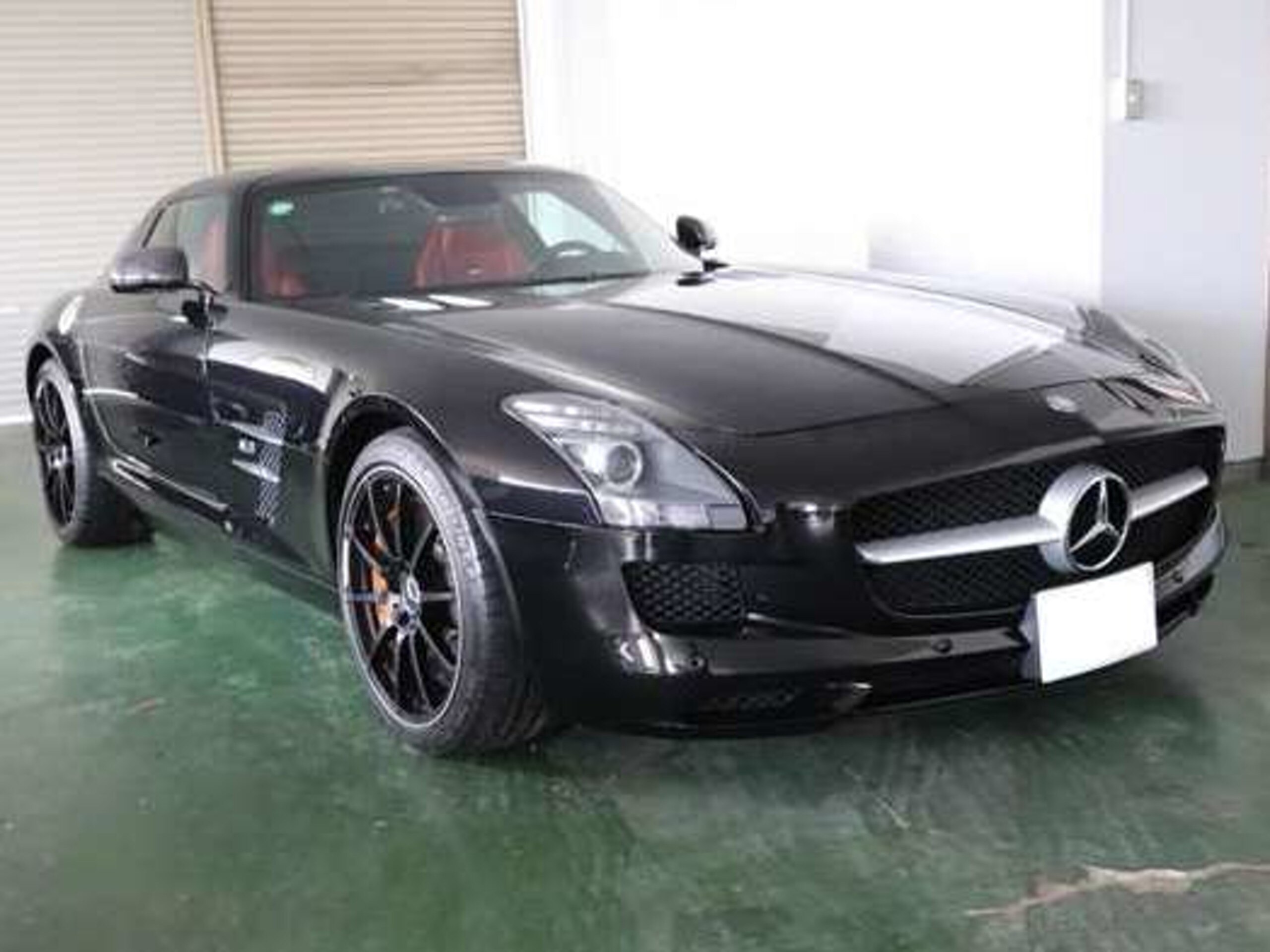 Mercedes Benz SLS AMG (photo: 2)