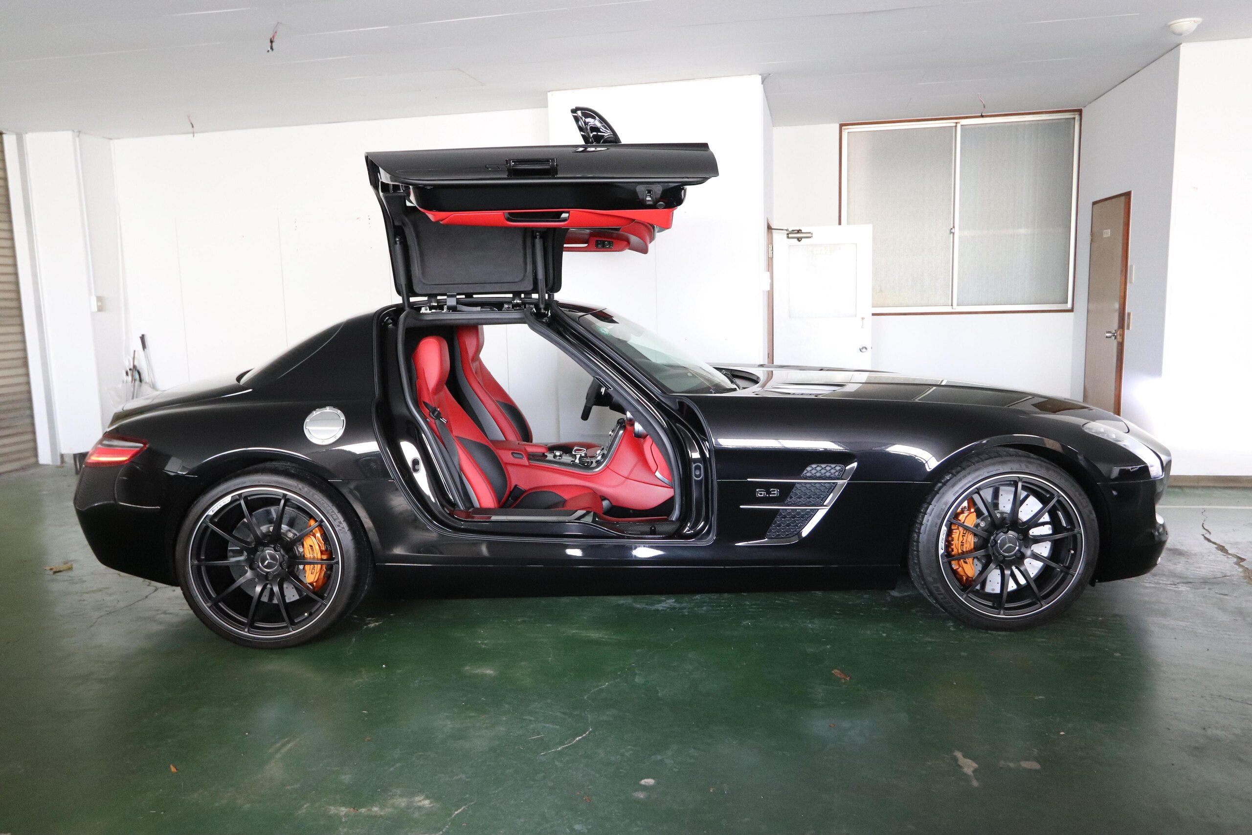 Mercedes Benz SLS AMG (photo: 6)