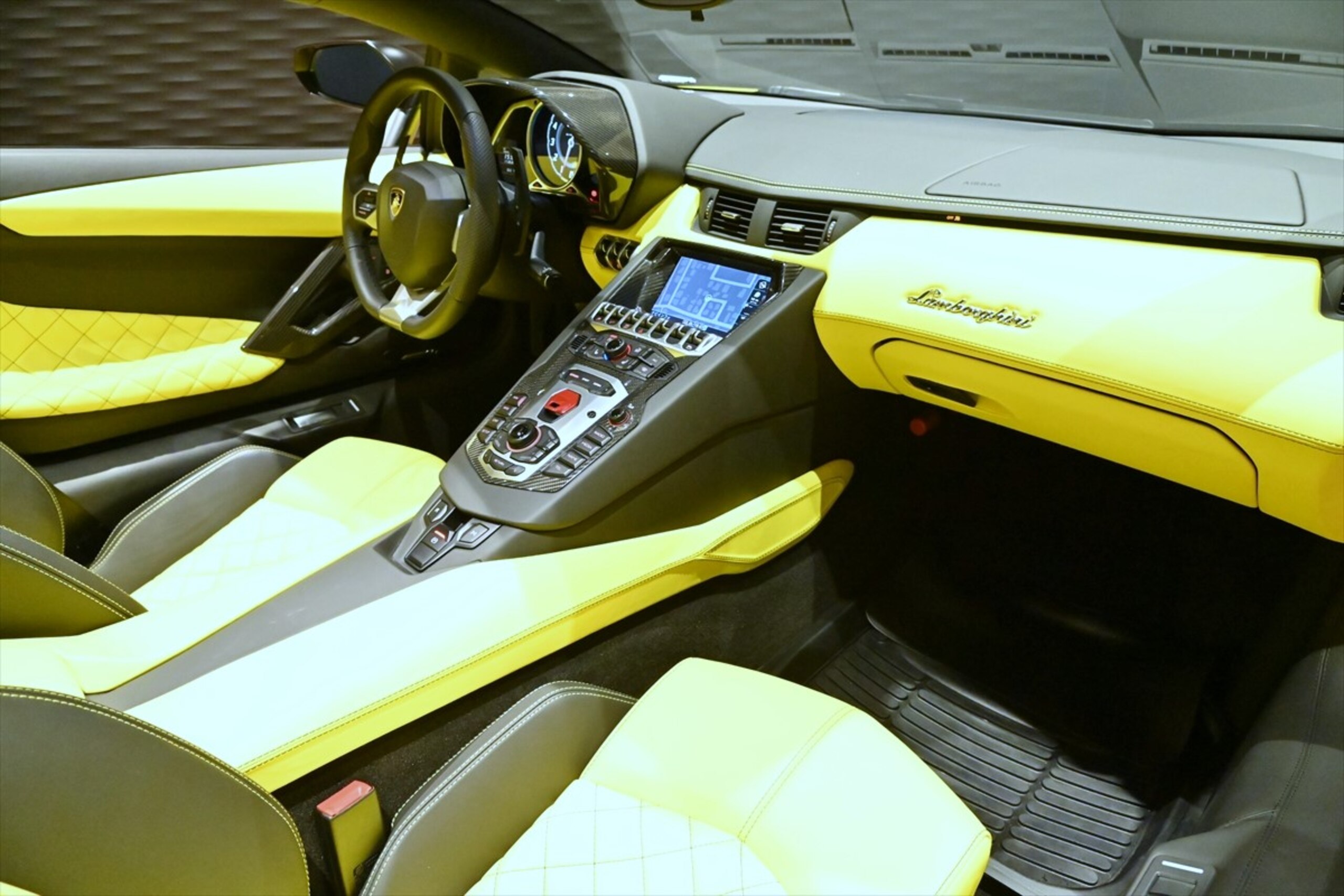 Lamborghini Aventador Roadster (photo: 14)