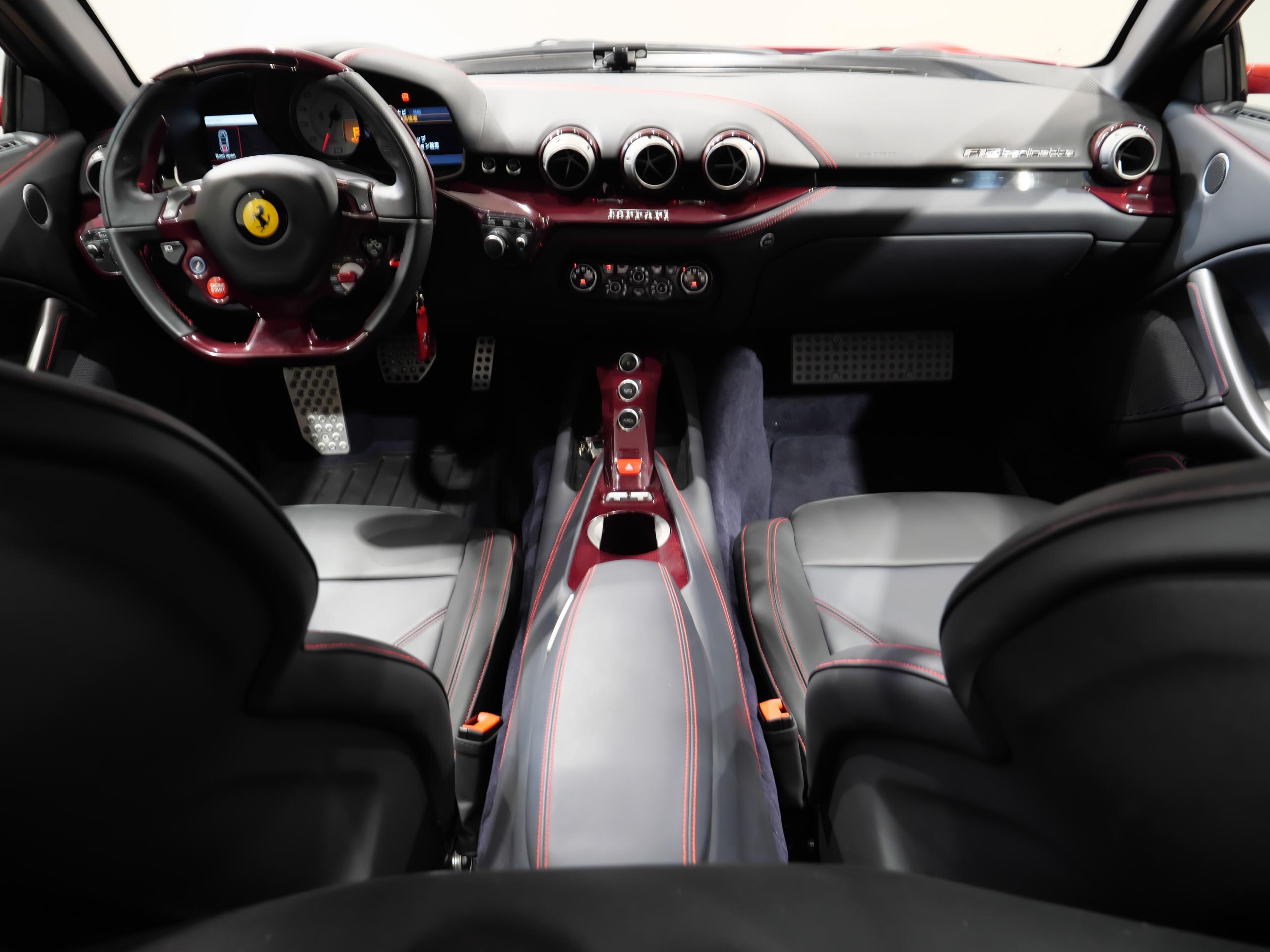 Ferrari F12 Berlinetta (photo: 8)