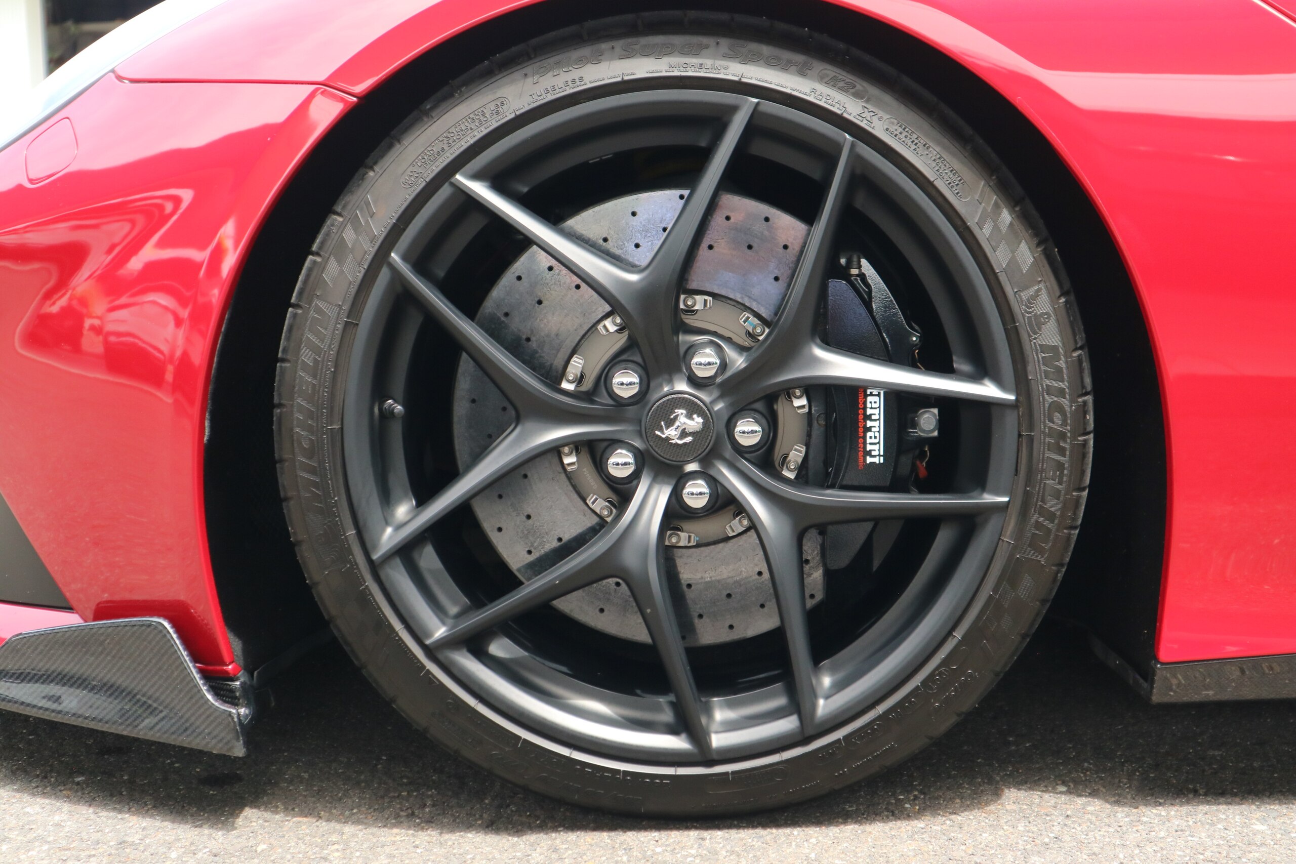 Ferrari F12 Berlinetta (photo: 12)