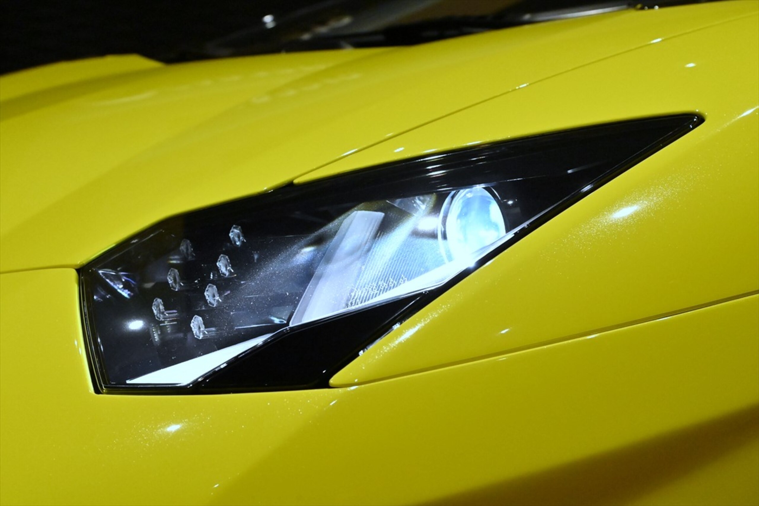 Lamborghini Aventador Roadster (photo: 16)