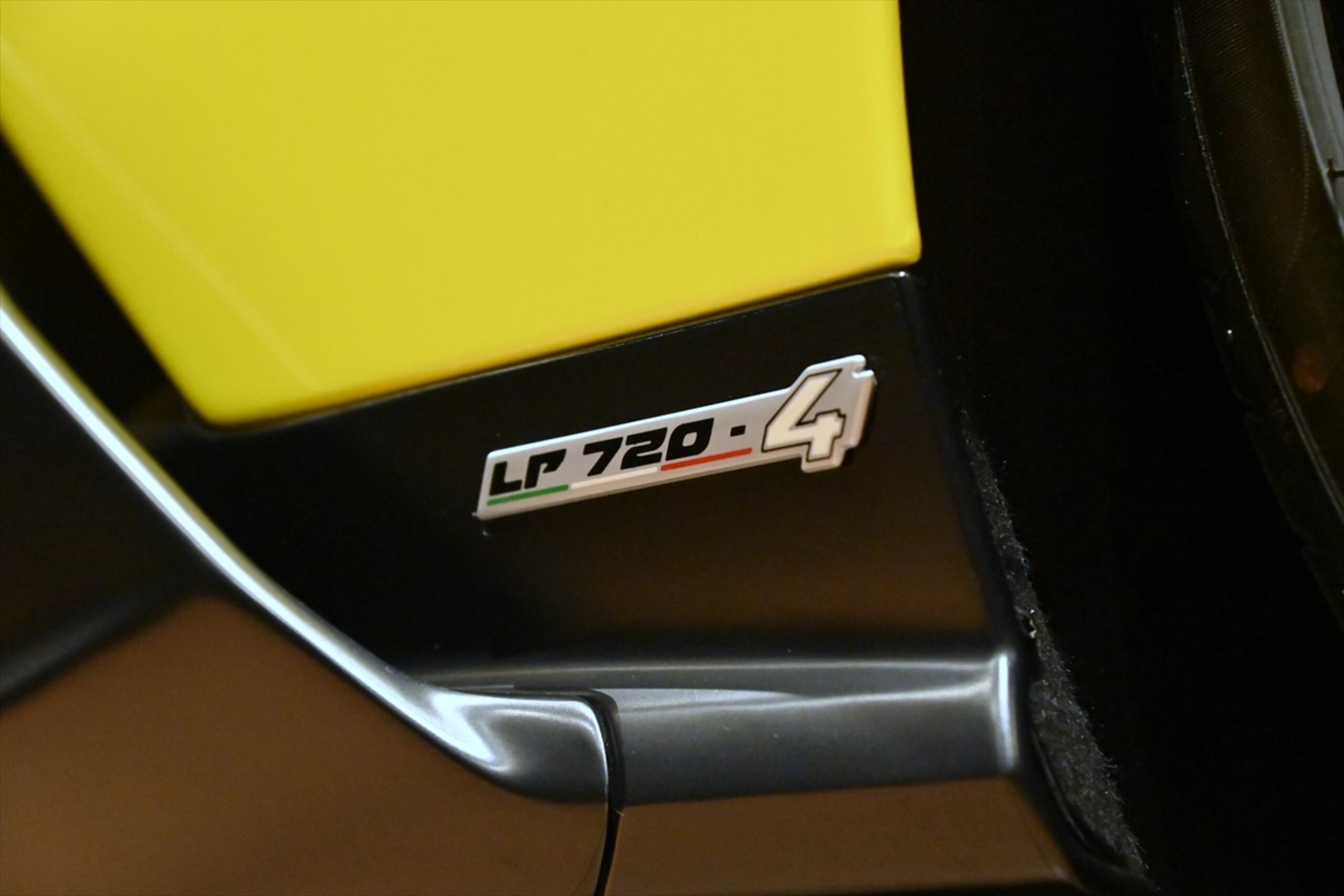 Lamborghini Aventador Roadster (photo: 18)