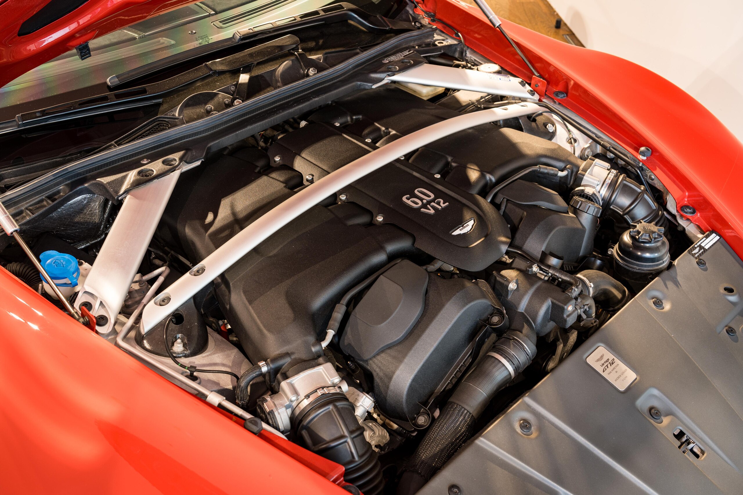 Aston Martin Vantage GT12 (photo: 18)