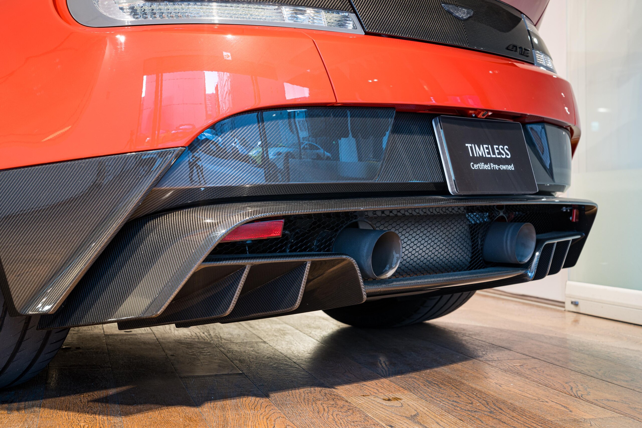 Aston Martin Vantage GT12 (photo: 8)