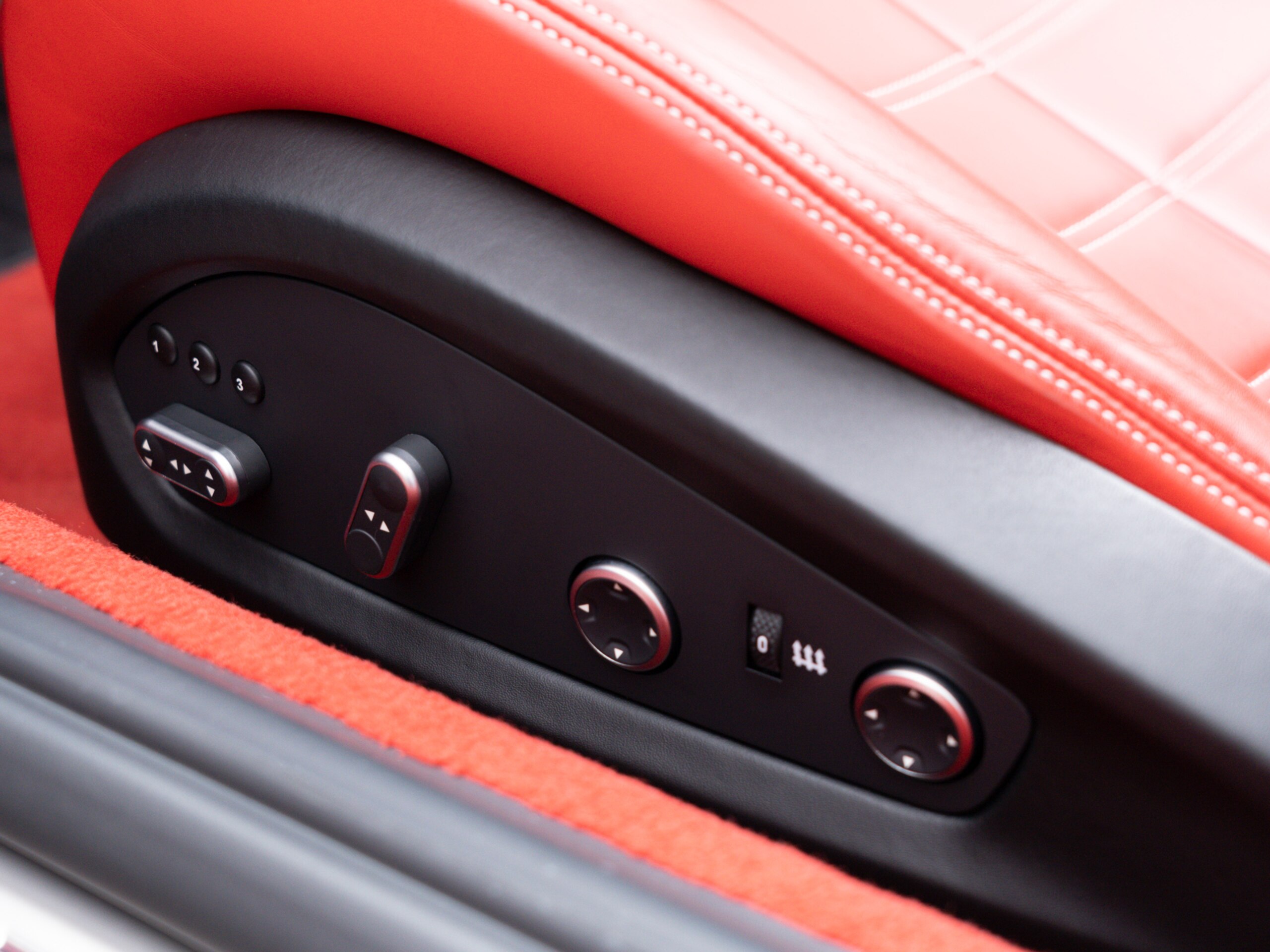 Ferrari California T (photo: 8)