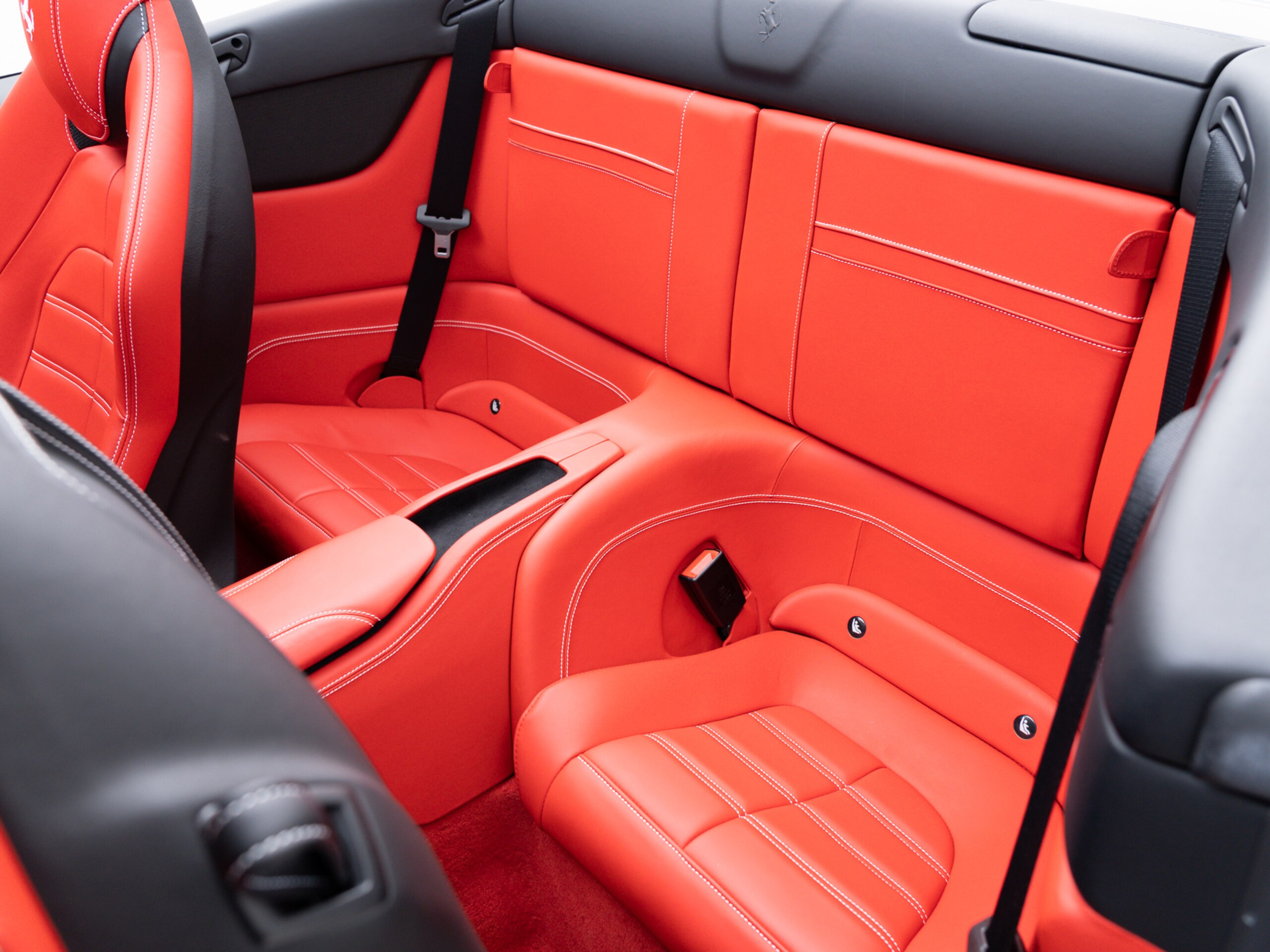 Ferrari California T (photo: 16)