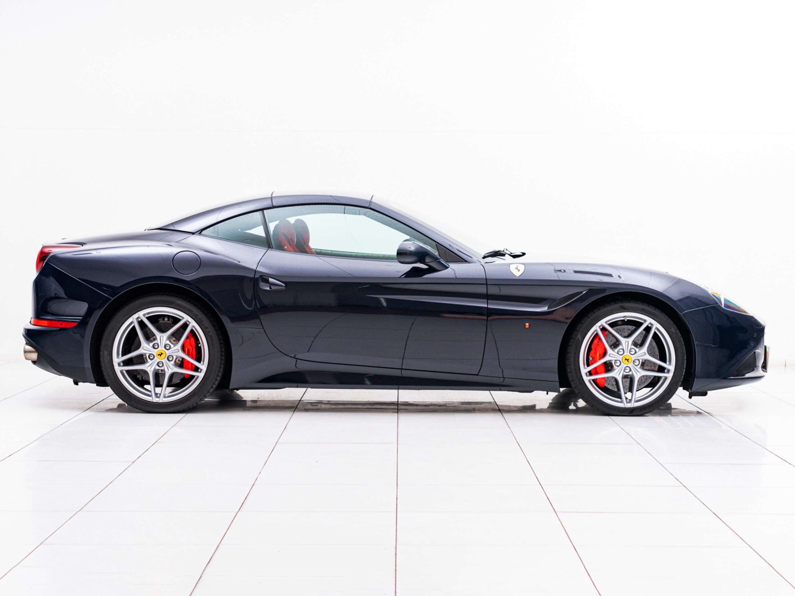 Ferrari California T (photo: 4)