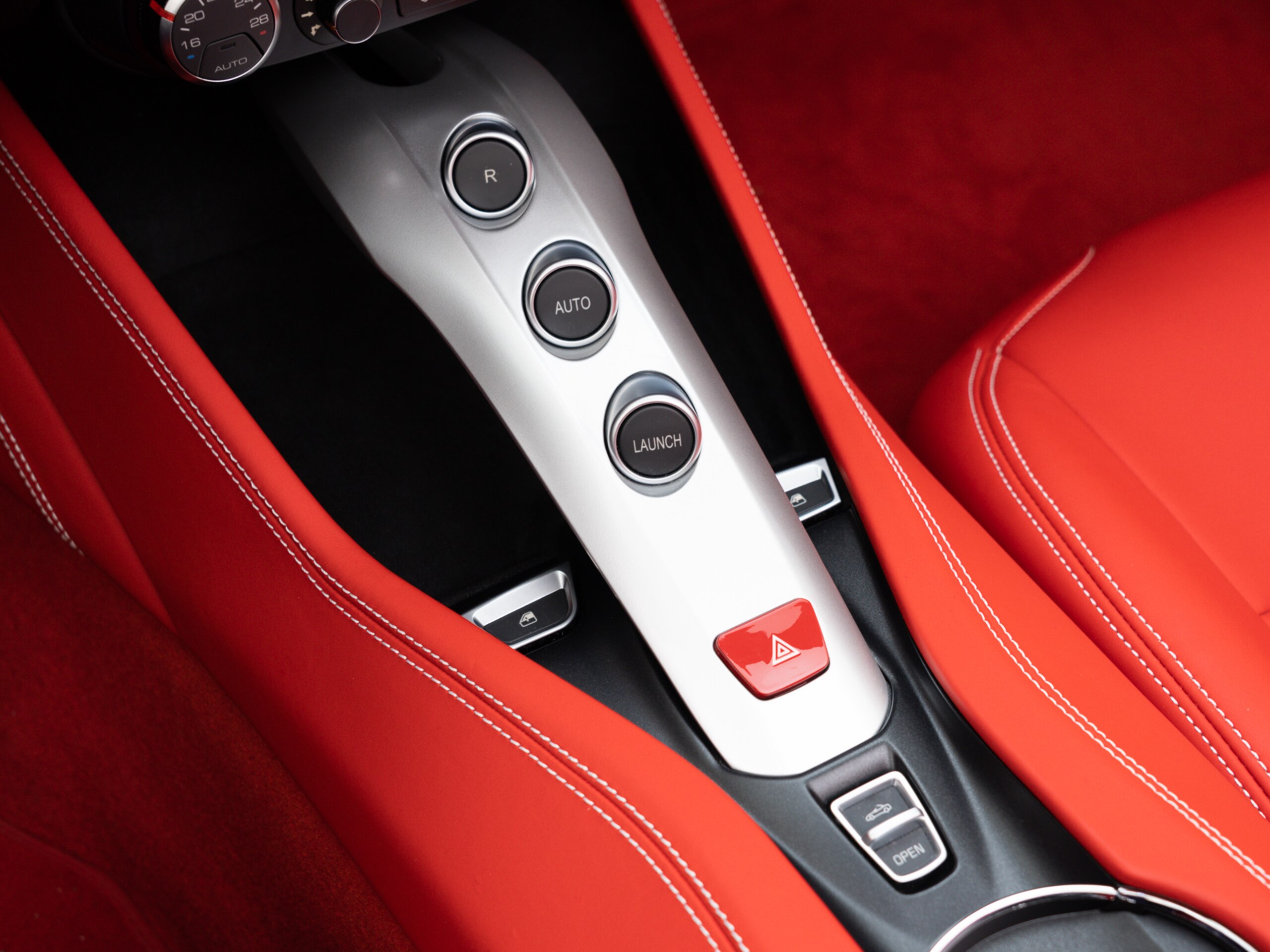 Ferrari California T (photo: 13)