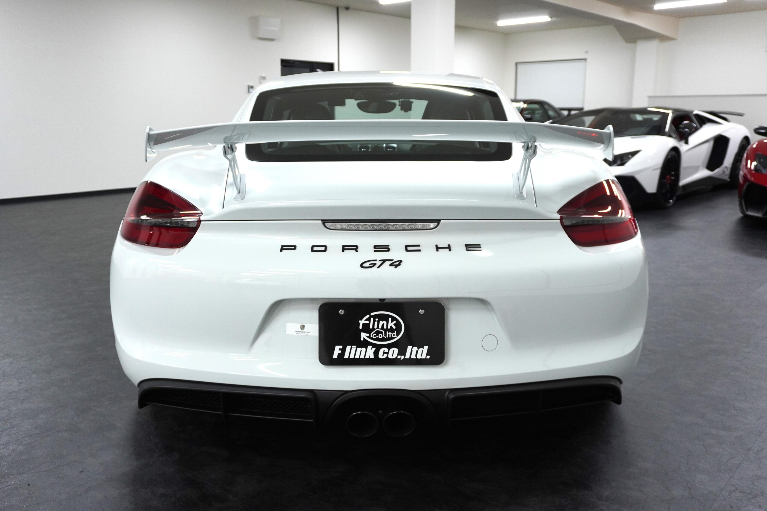 Porsche Cayman GT4 (photo: 5)