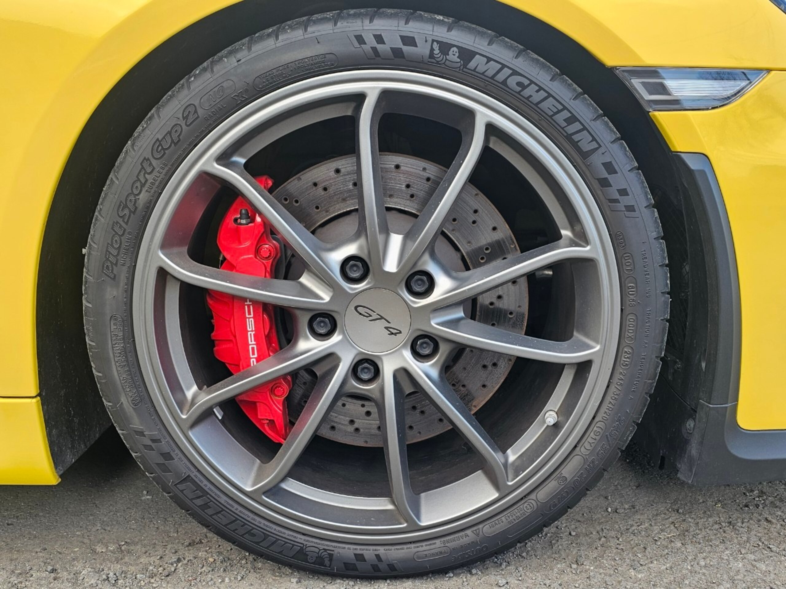 Porsche Cayman GT4 (photo: 18)