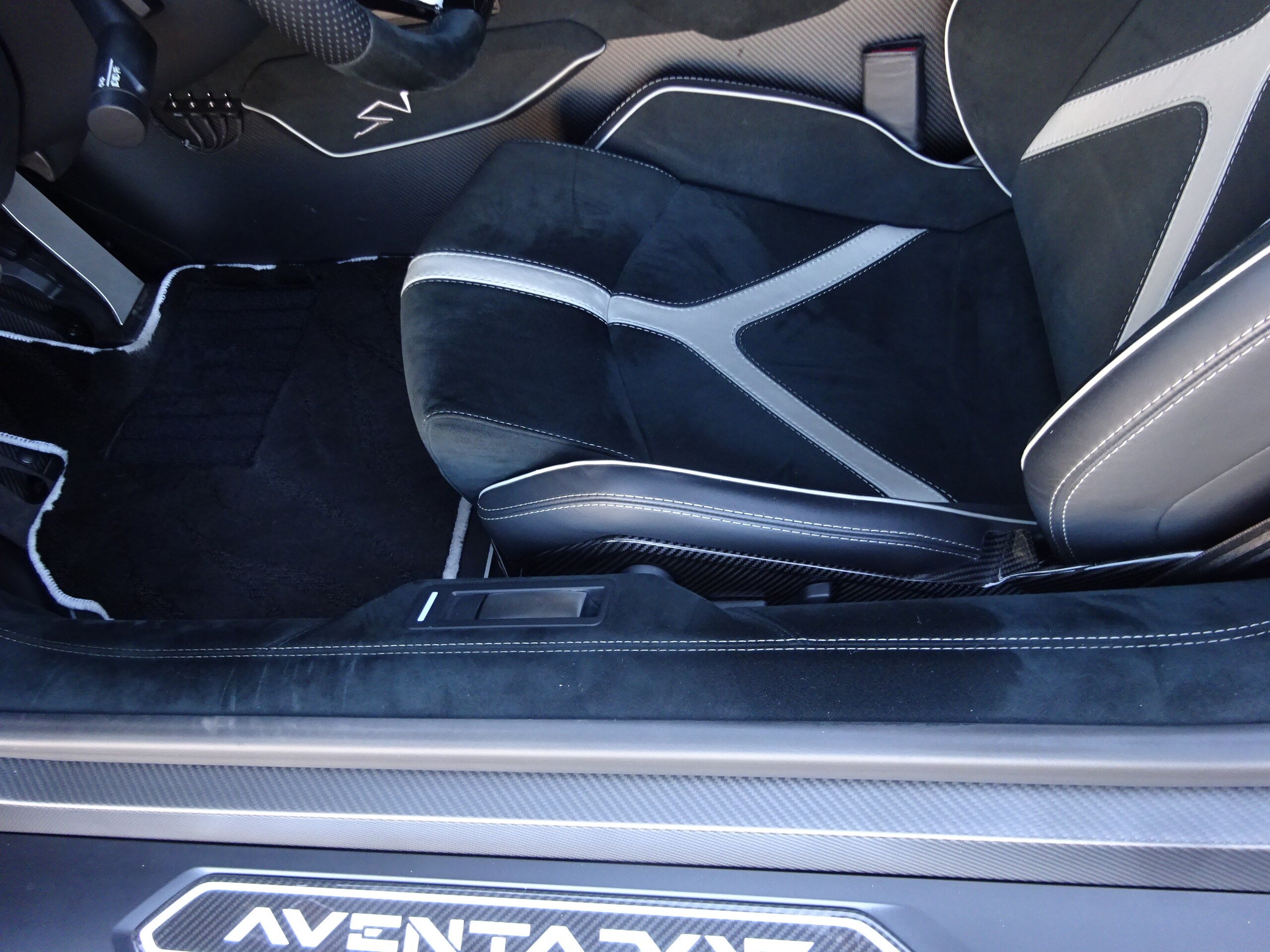 Lamborghini Aventador SV (photo: 6)