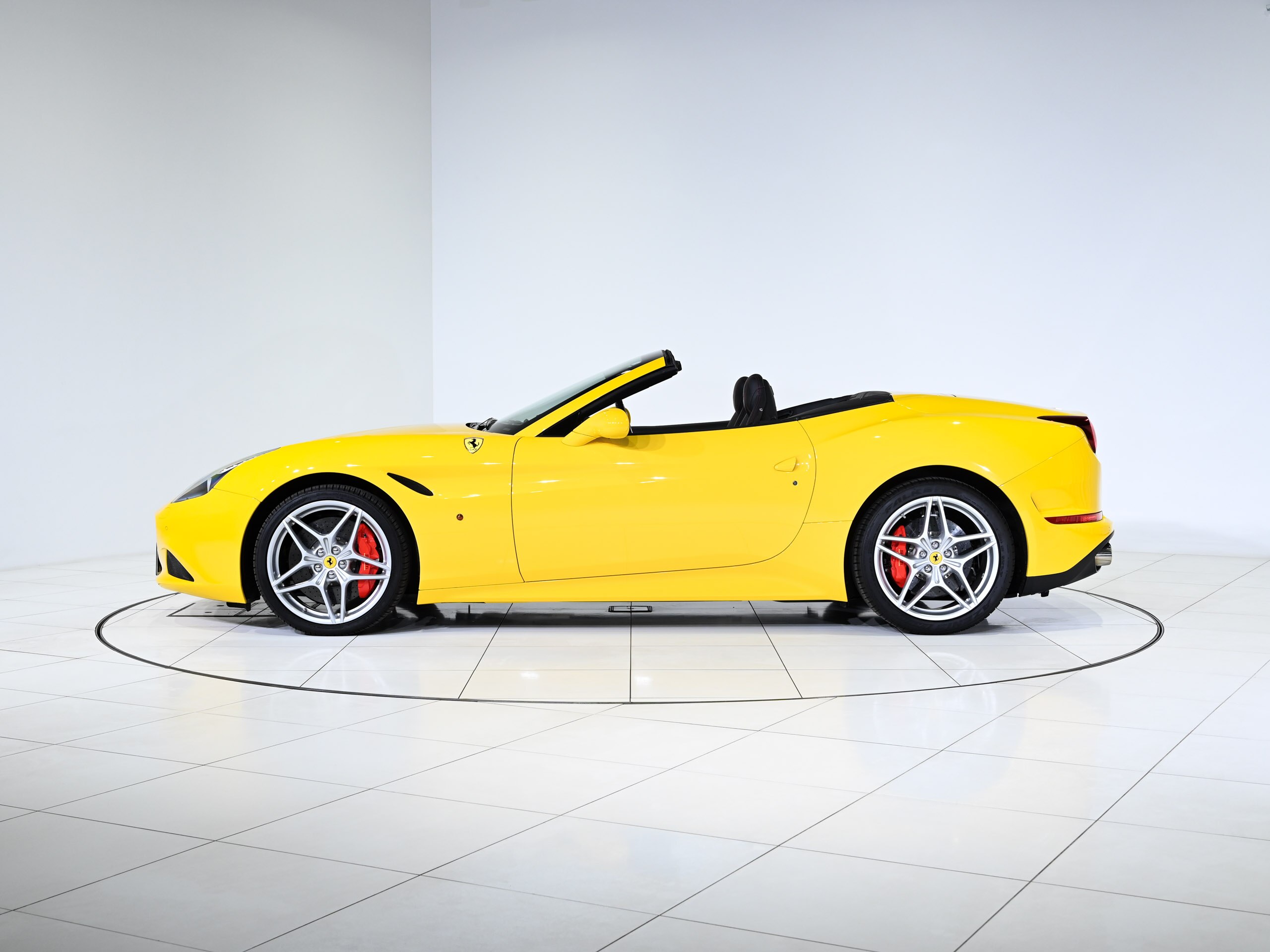 Ferrari California T (photo: 5)
