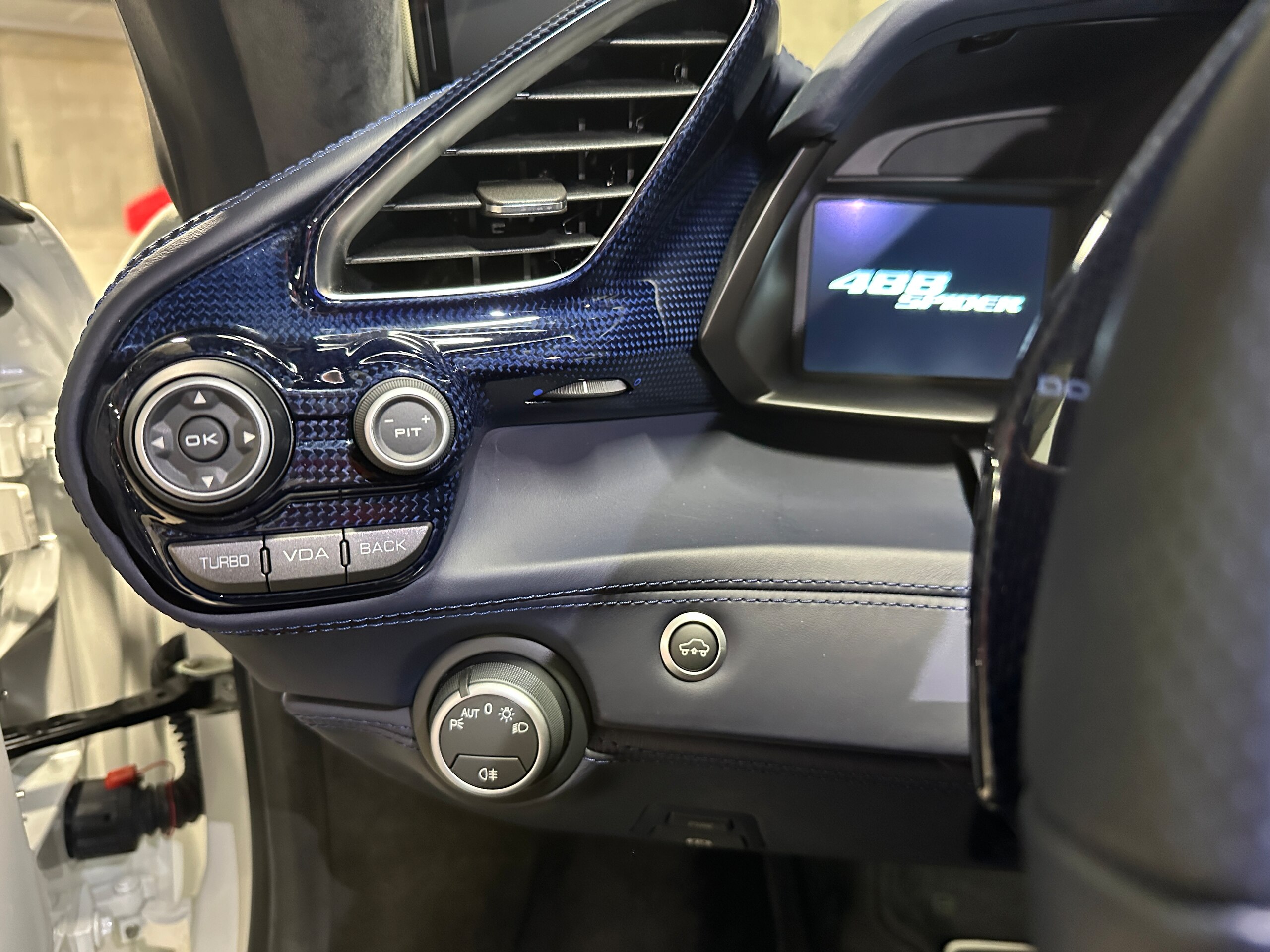 Ferrari 488 Spider (photo: 10)